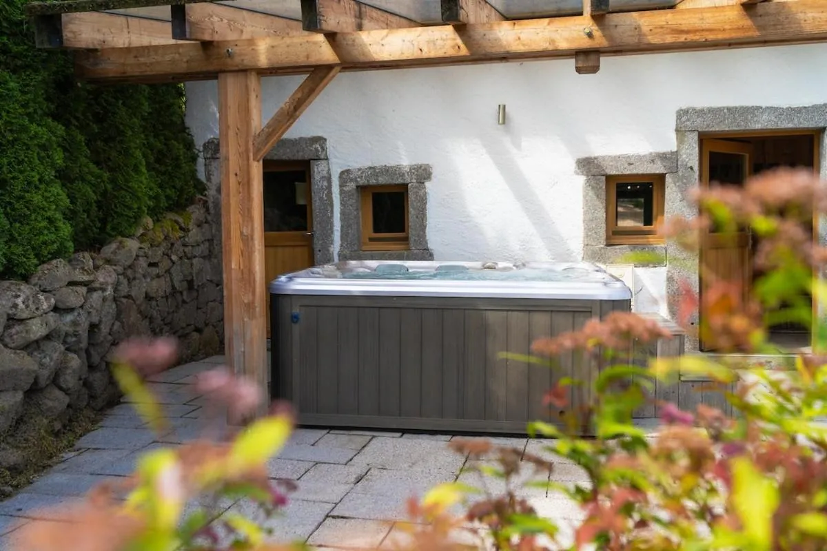 Aux Sources - 14 personnes - sauna & jacuzzi