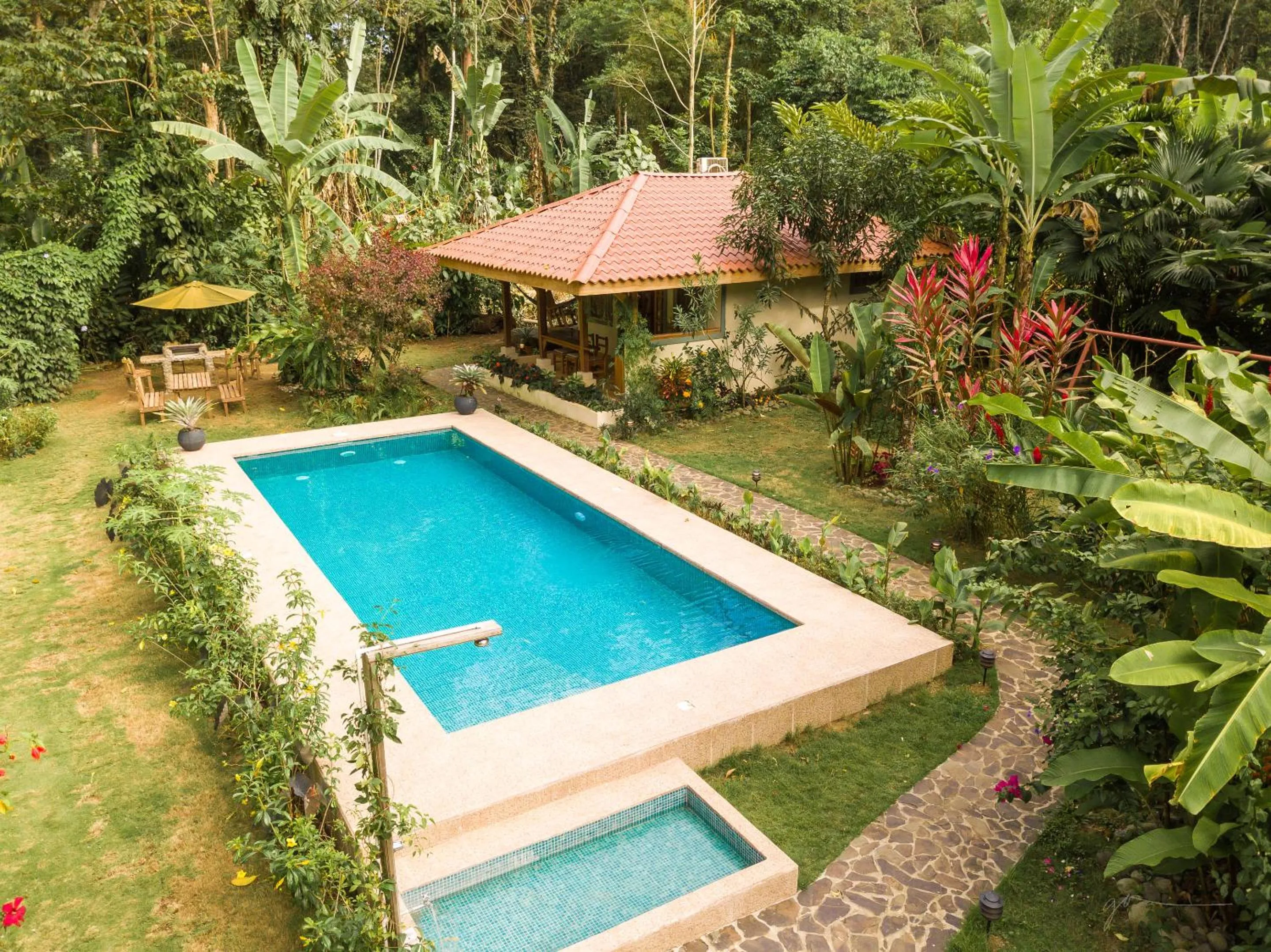 Swimming pool in Hotel Casa Merlin