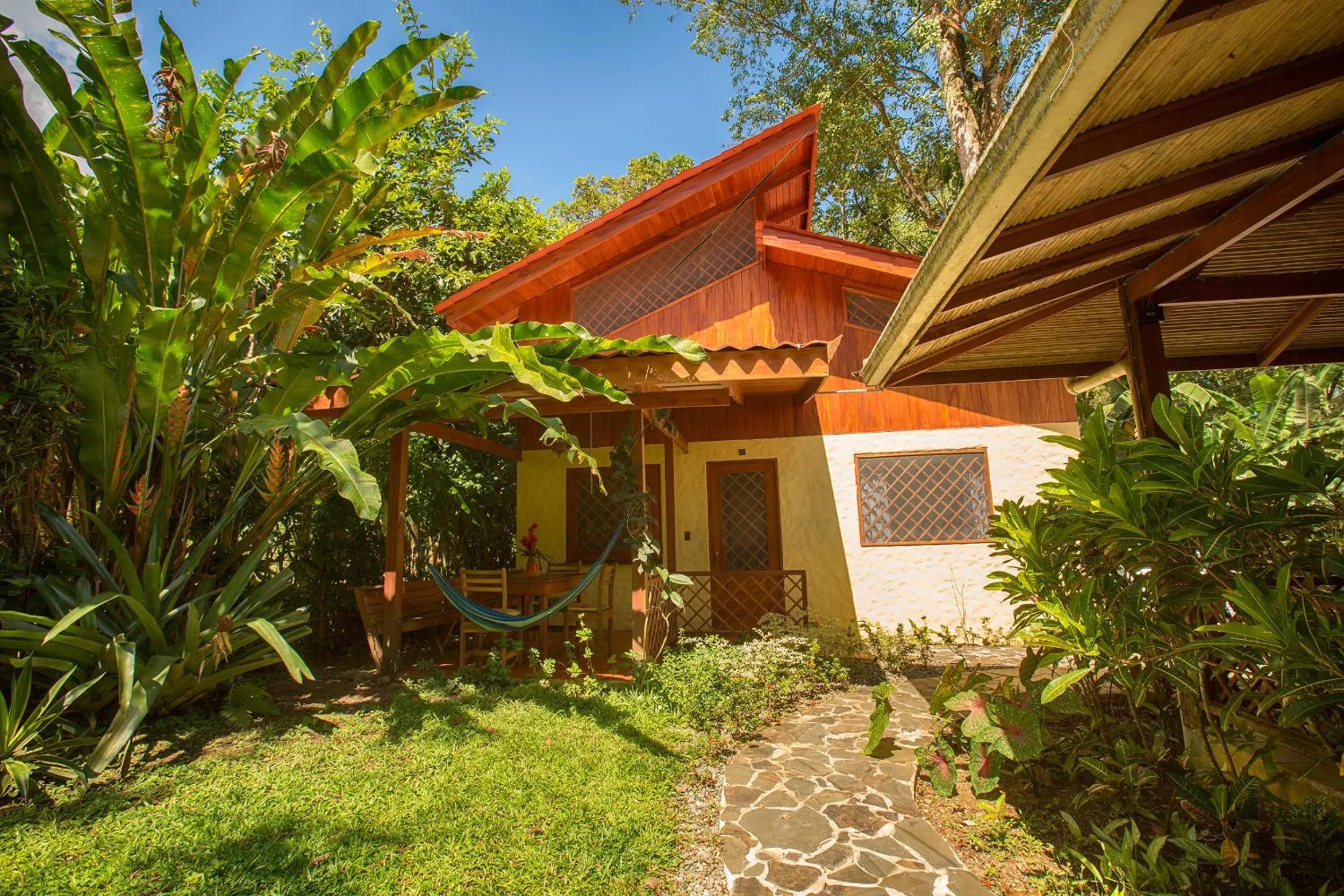 Property building in Hotel Casa Merlin