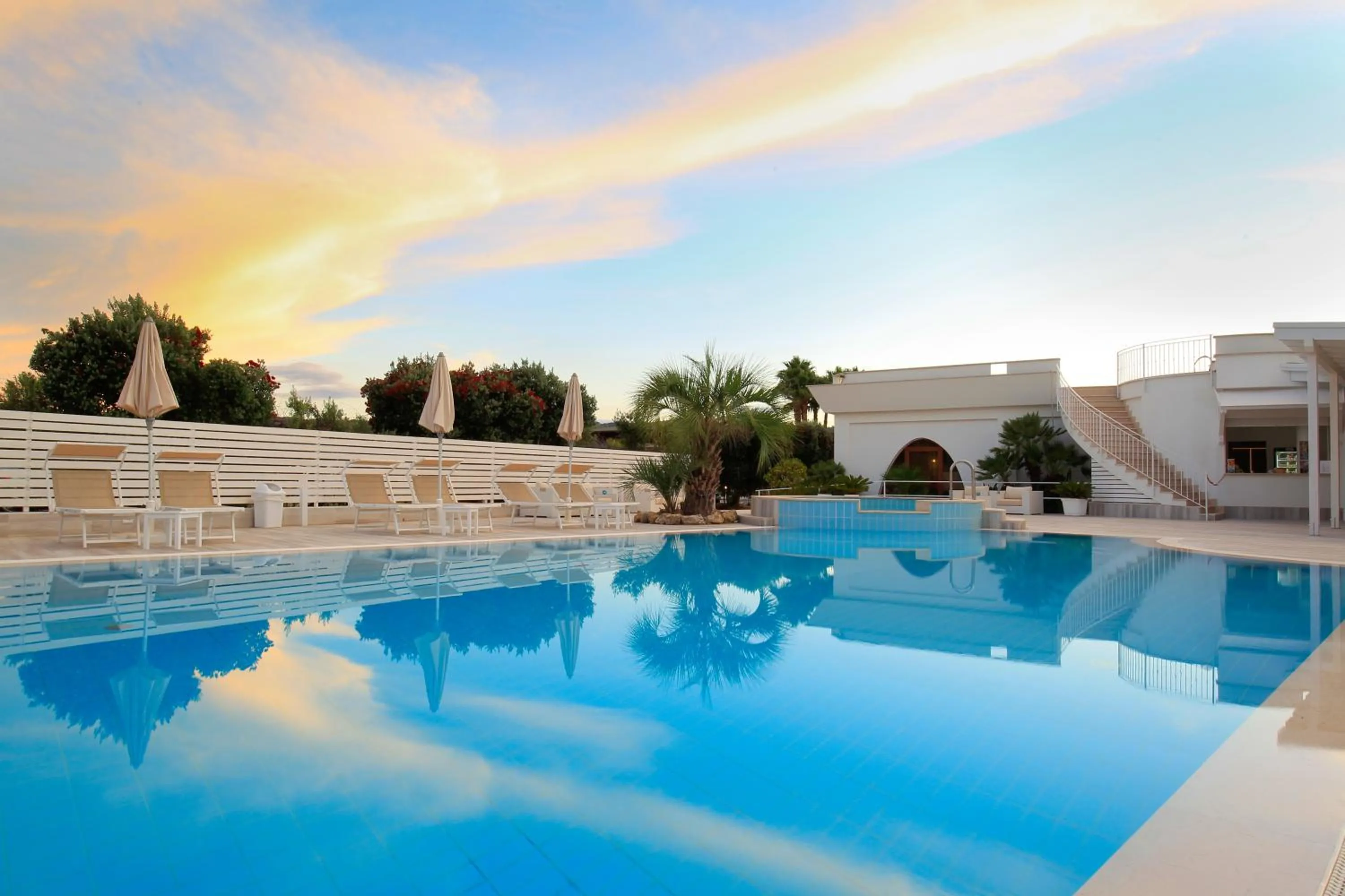 Swimming pool in Garden Hotel Ripa