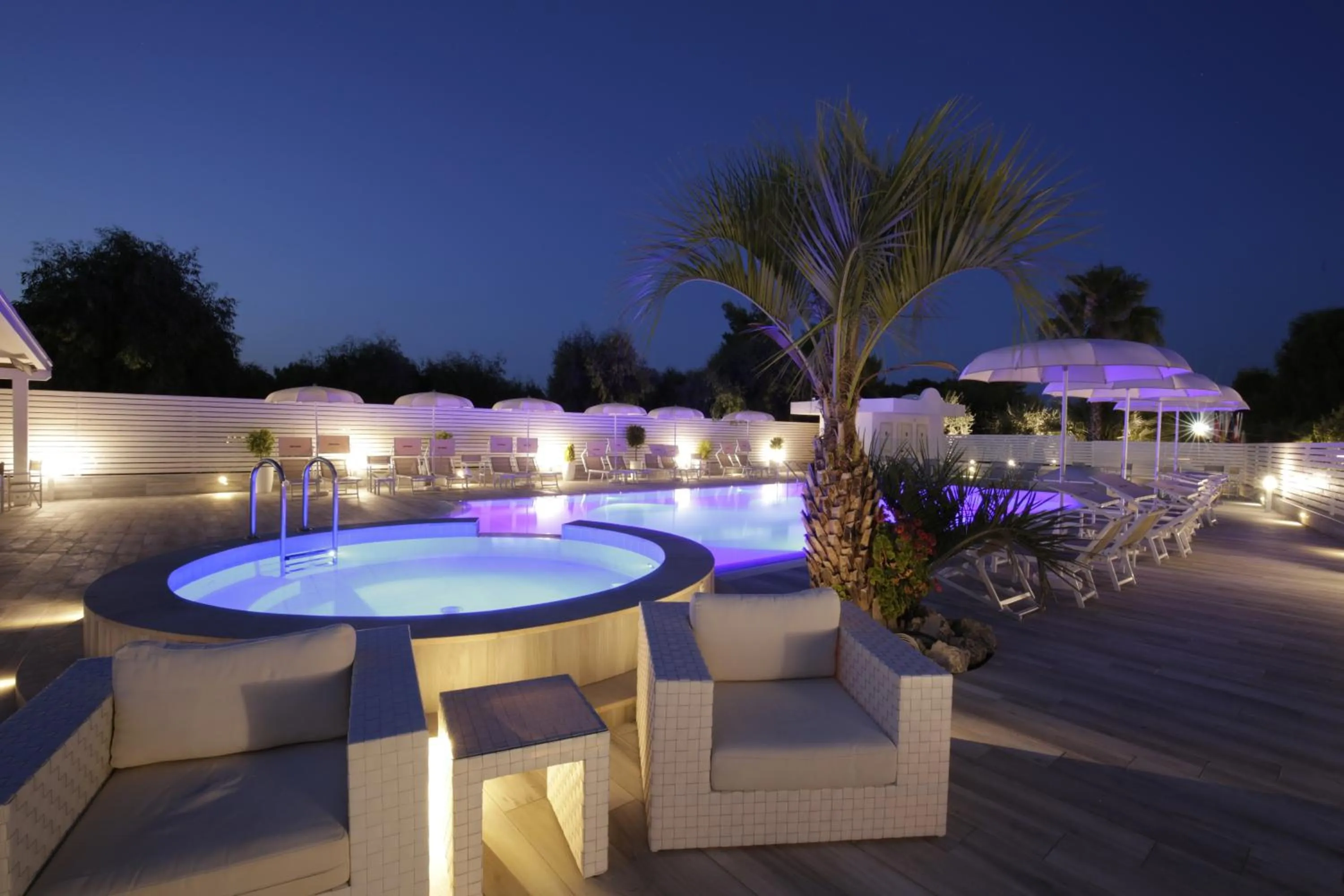 Pool view in Garden Hotel Ripa