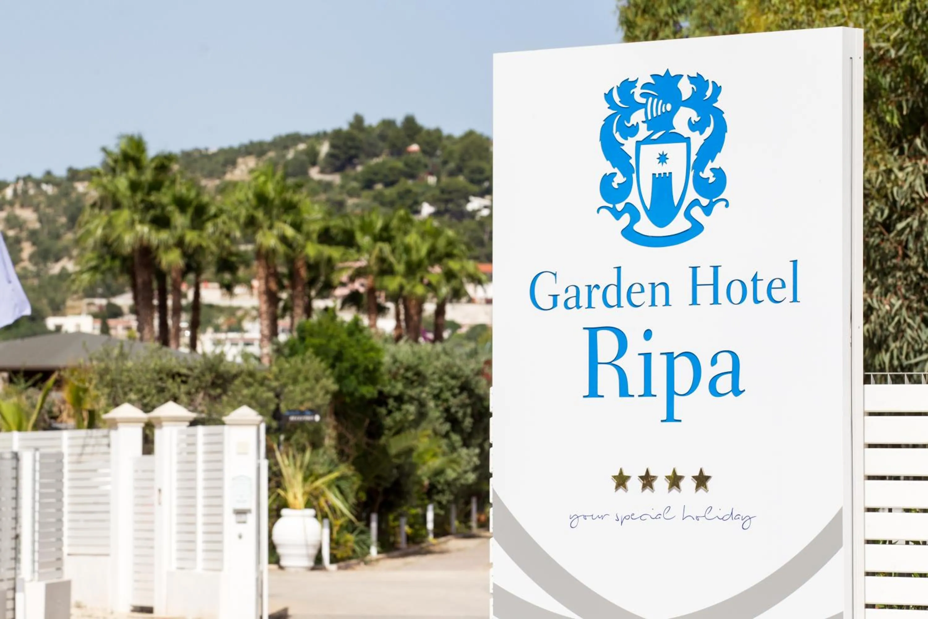 Property logo or sign in Garden Hotel Ripa