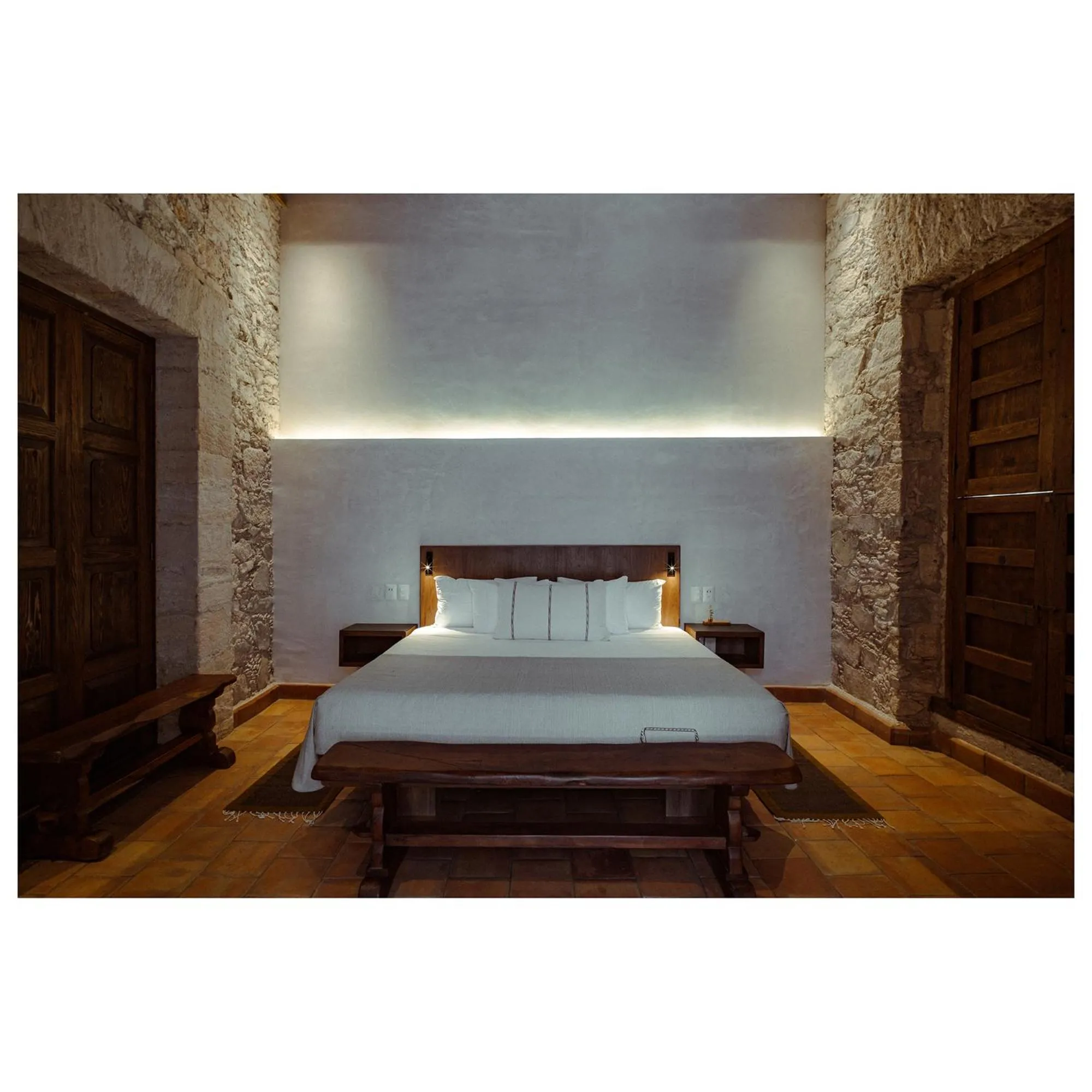Superior Suite - single occupancy in La Gloria Mesón