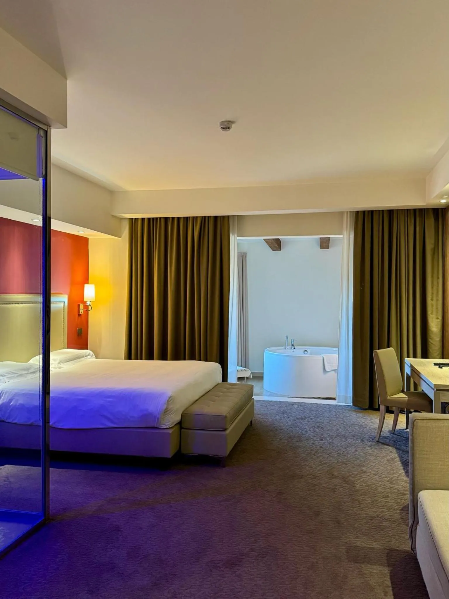 Bed in UNA HOTELS Tenuta Contessa Farm & SPA Cosenza