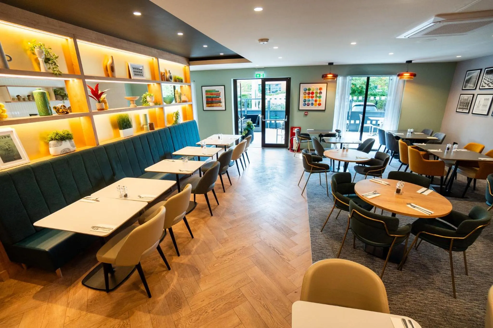 Restaurant/places to eat in Holiday Inn Nottingham by IHG