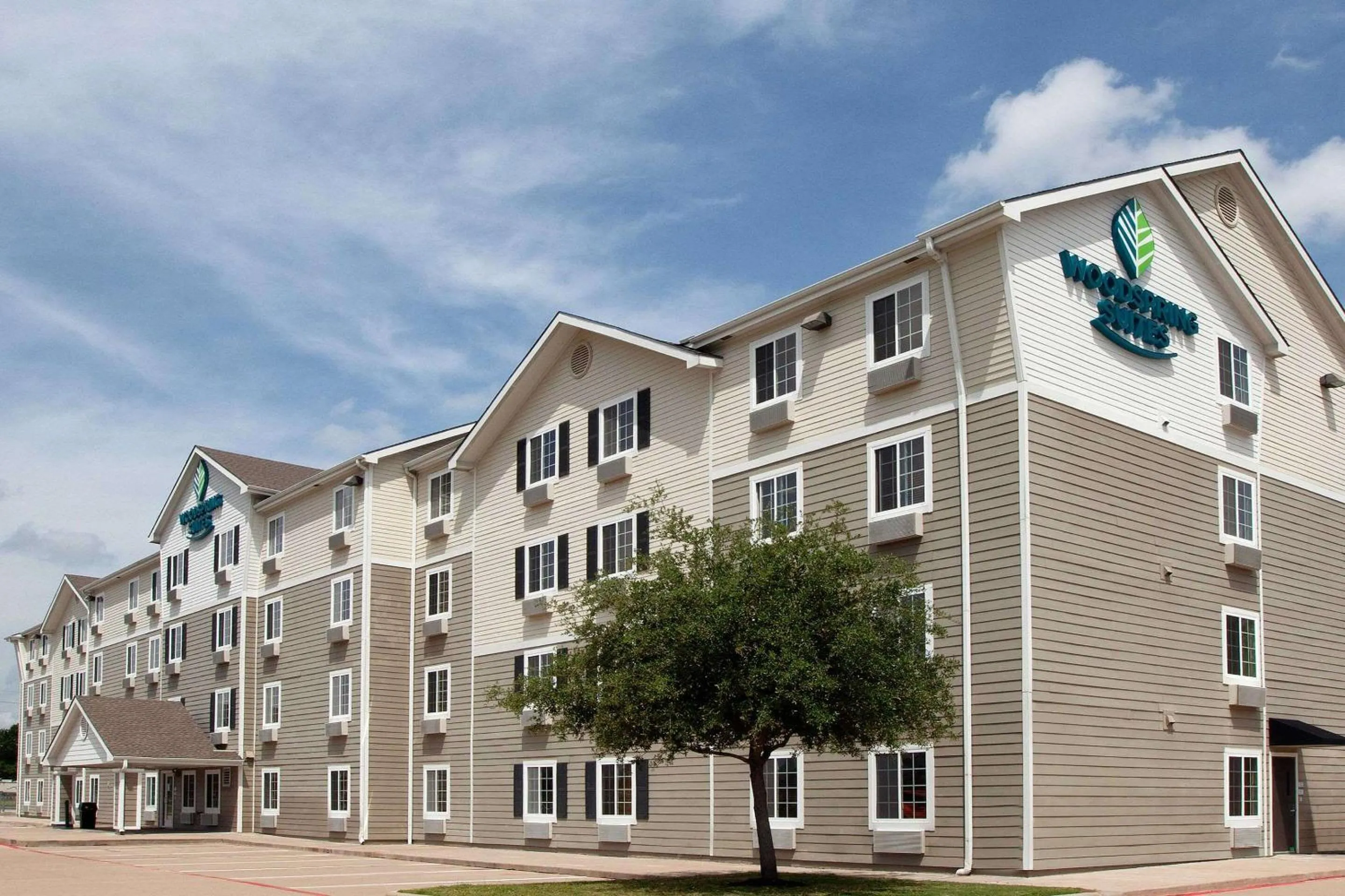 Property building in WoodSpring Suites Houston Willowbrook