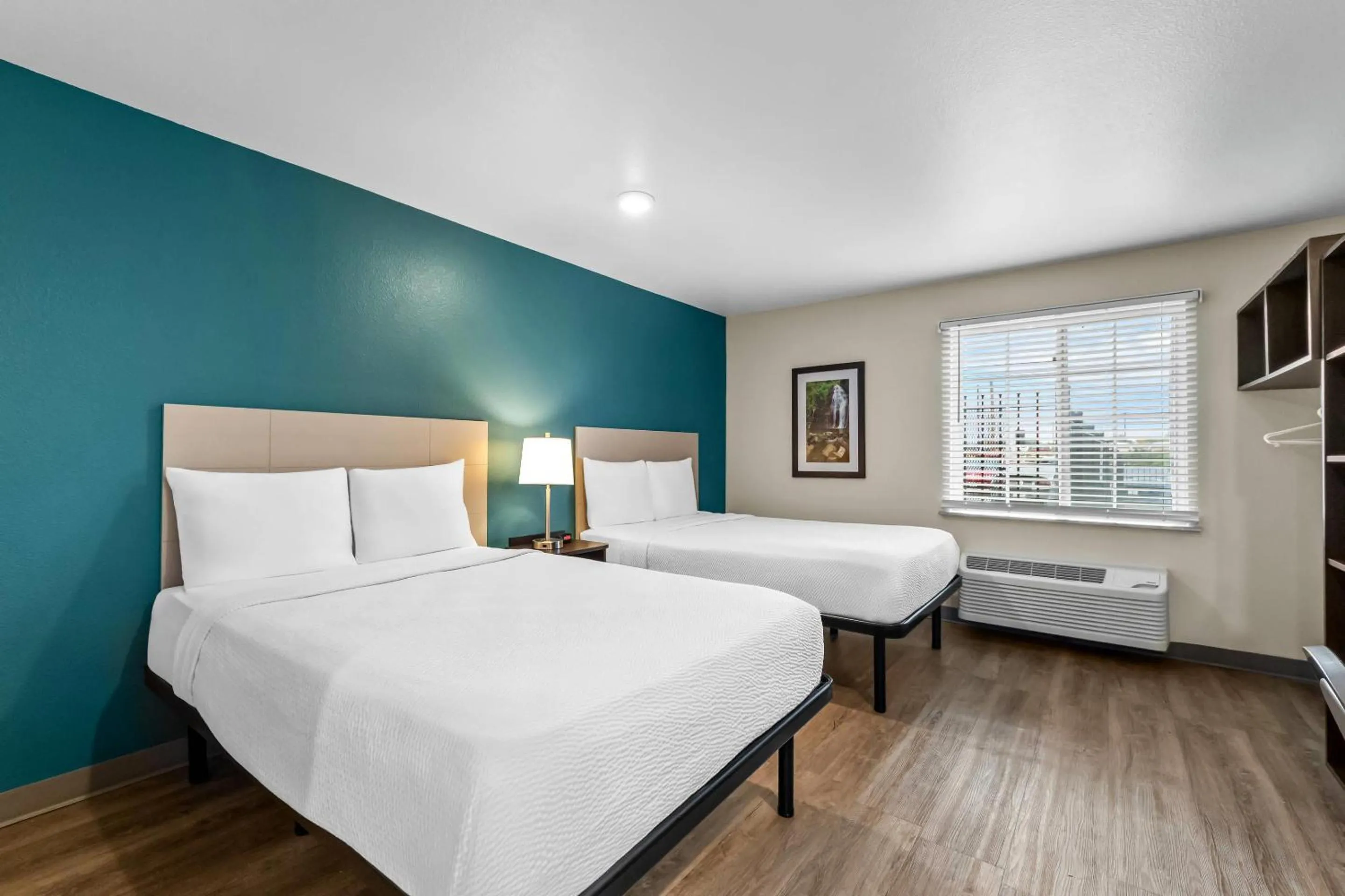 Bedroom, Bed in WoodSpring Suites San Antonio South