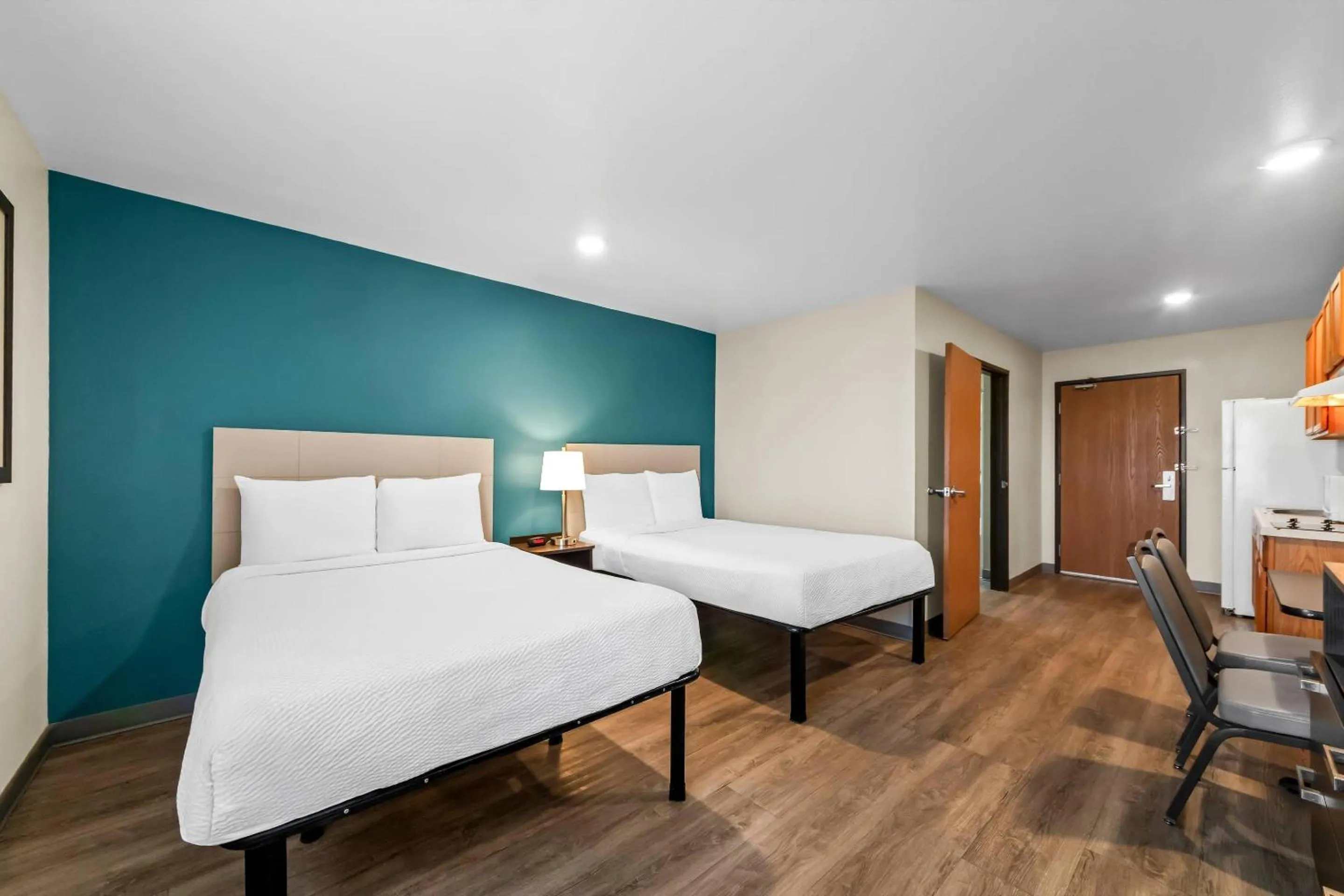 Bedroom, Bed in WoodSpring Suites San Antonio South