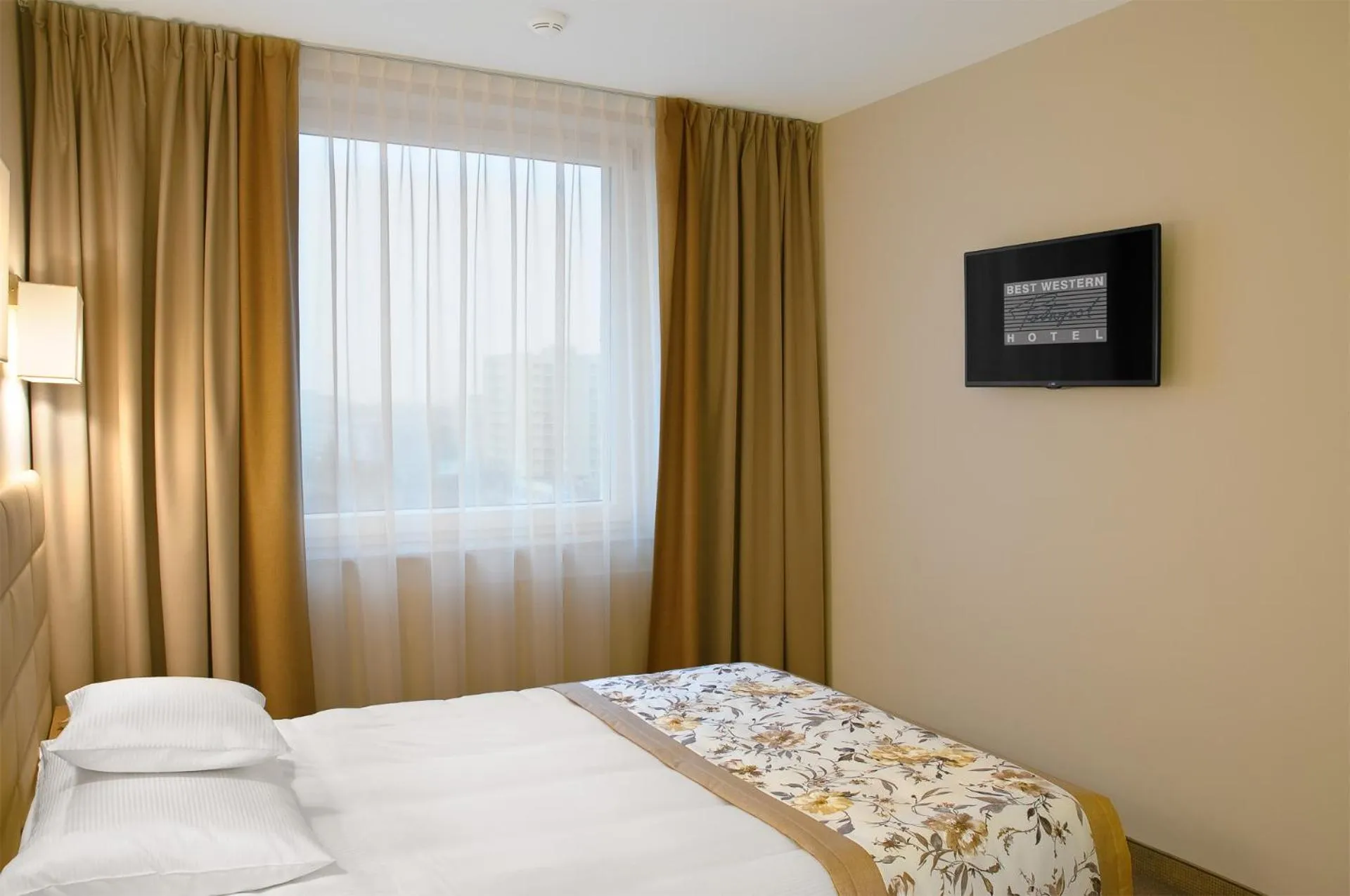 Bed in Hotel Petropol