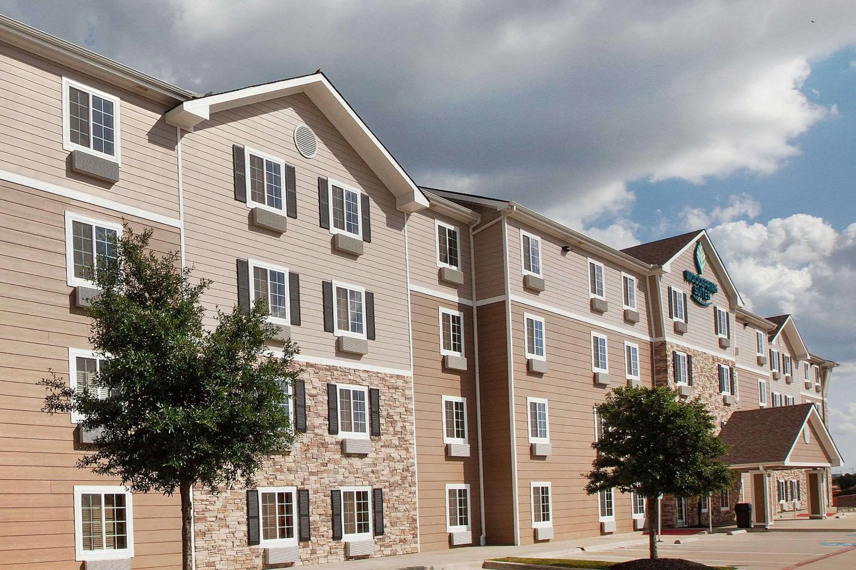 Property building in WoodSpring Suites College Station