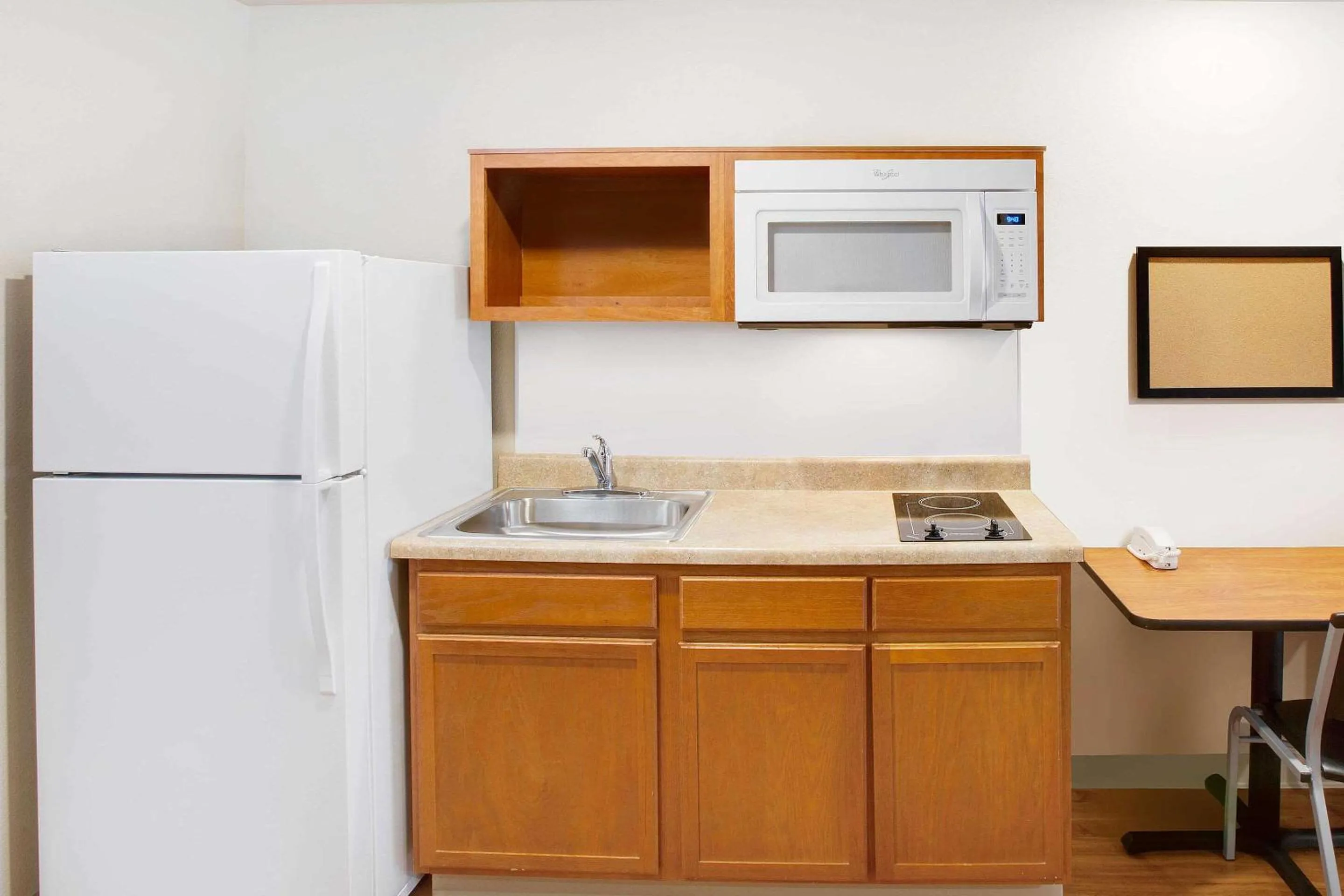 Photo of the whole room in WoodSpring Suites College Station