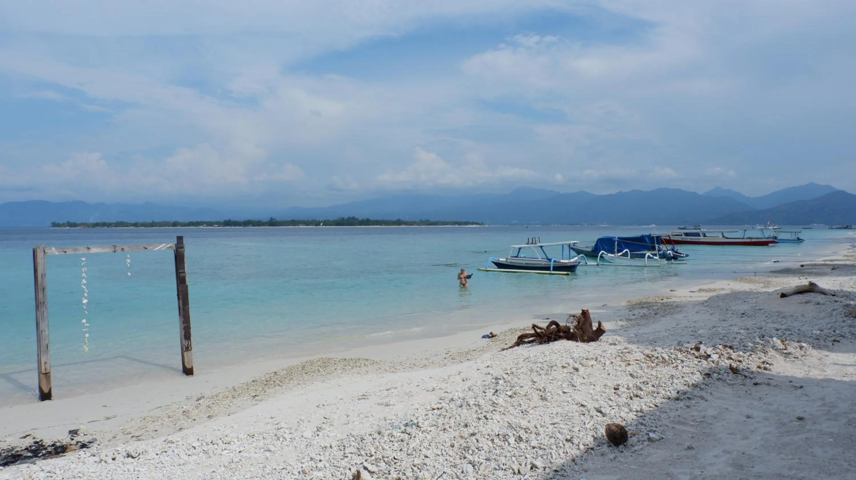 Beach in Gili Meno Mojo Beach Resort
