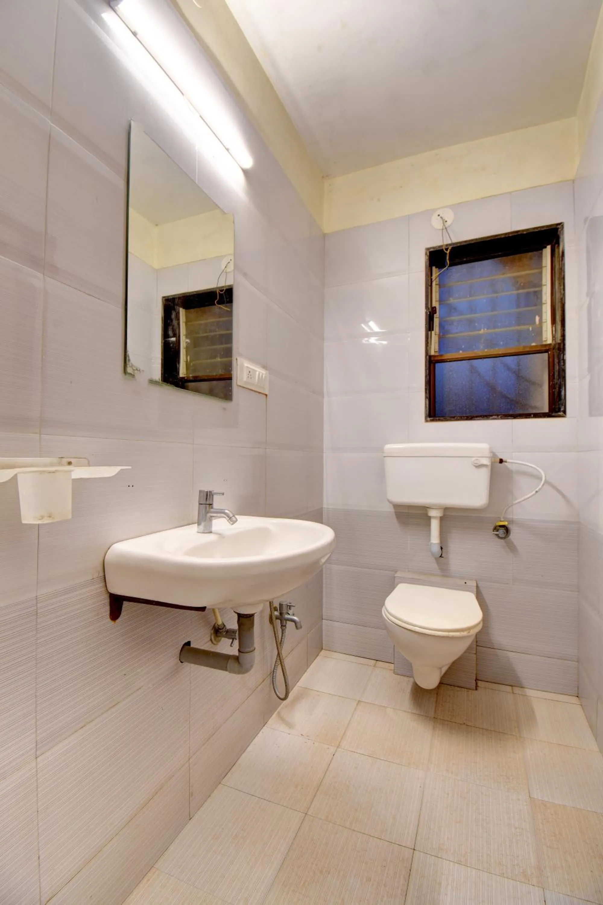 Toilet in Hotel Padmavati Palace, Mahabaleshwar