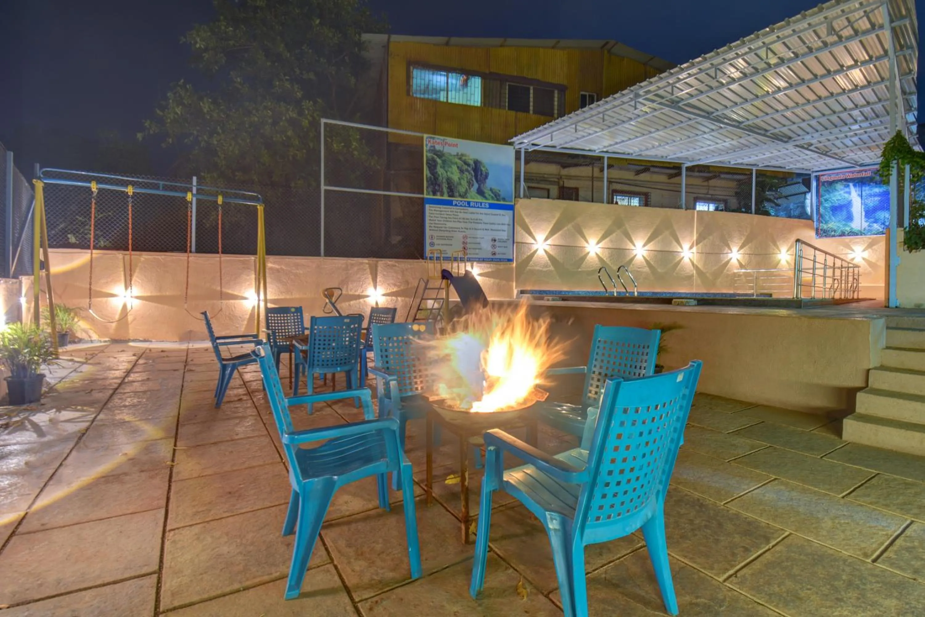 Night in Hotel Padmavati Palace, Mahabaleshwar