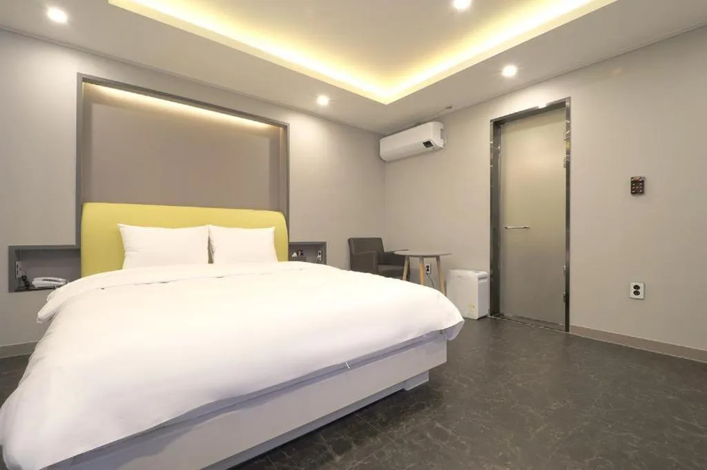 Bed in Daegu Hotel Rubato