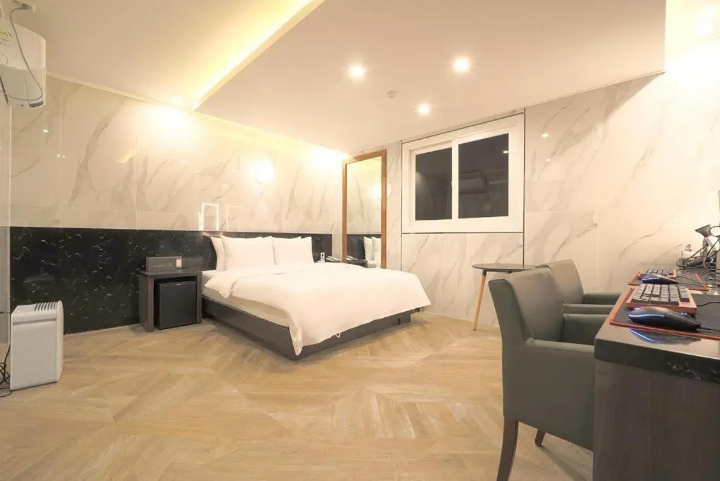 Bed in Daegu Hotel Rubato