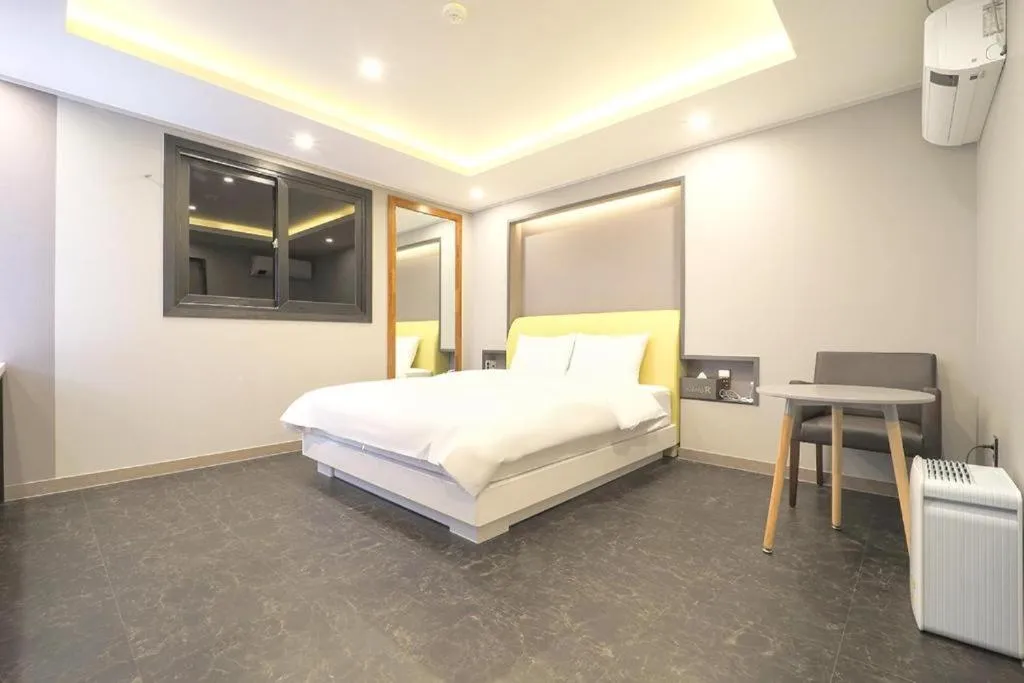 Bed in Daegu Hotel Rubato