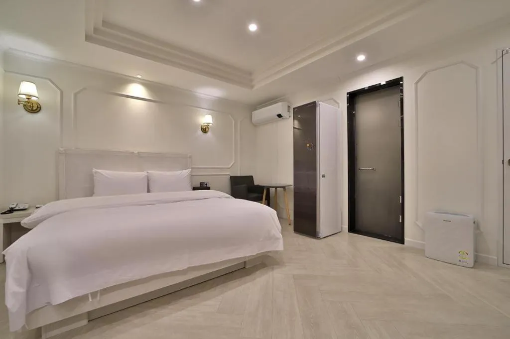 Bed in Daegu Hotel Rubato
