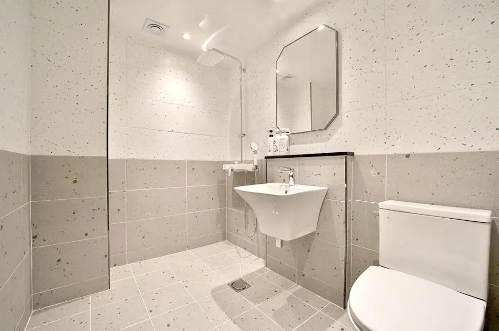 Shower in Daegu Hotel Rubato