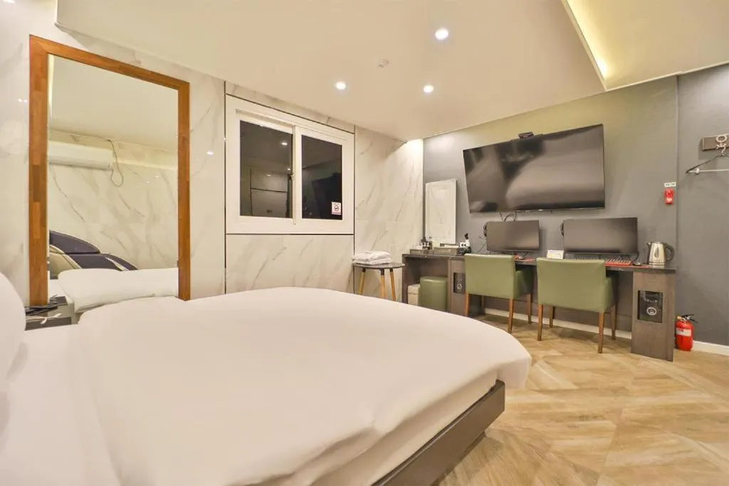 Bed in Daegu Hotel Rubato