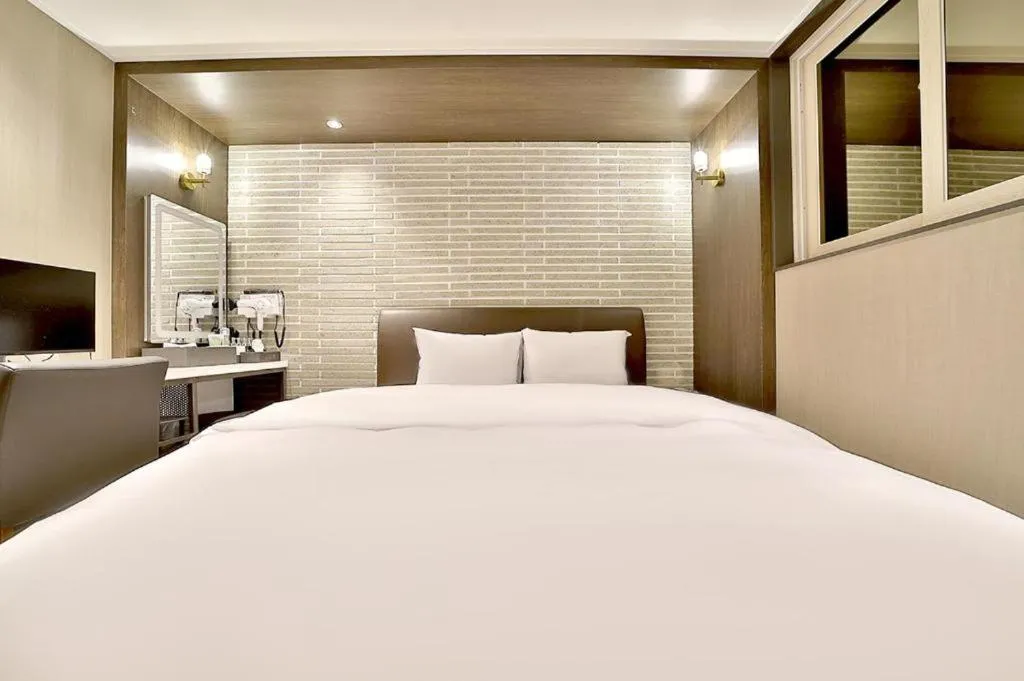 Bed in Daegu Hotel Rubato