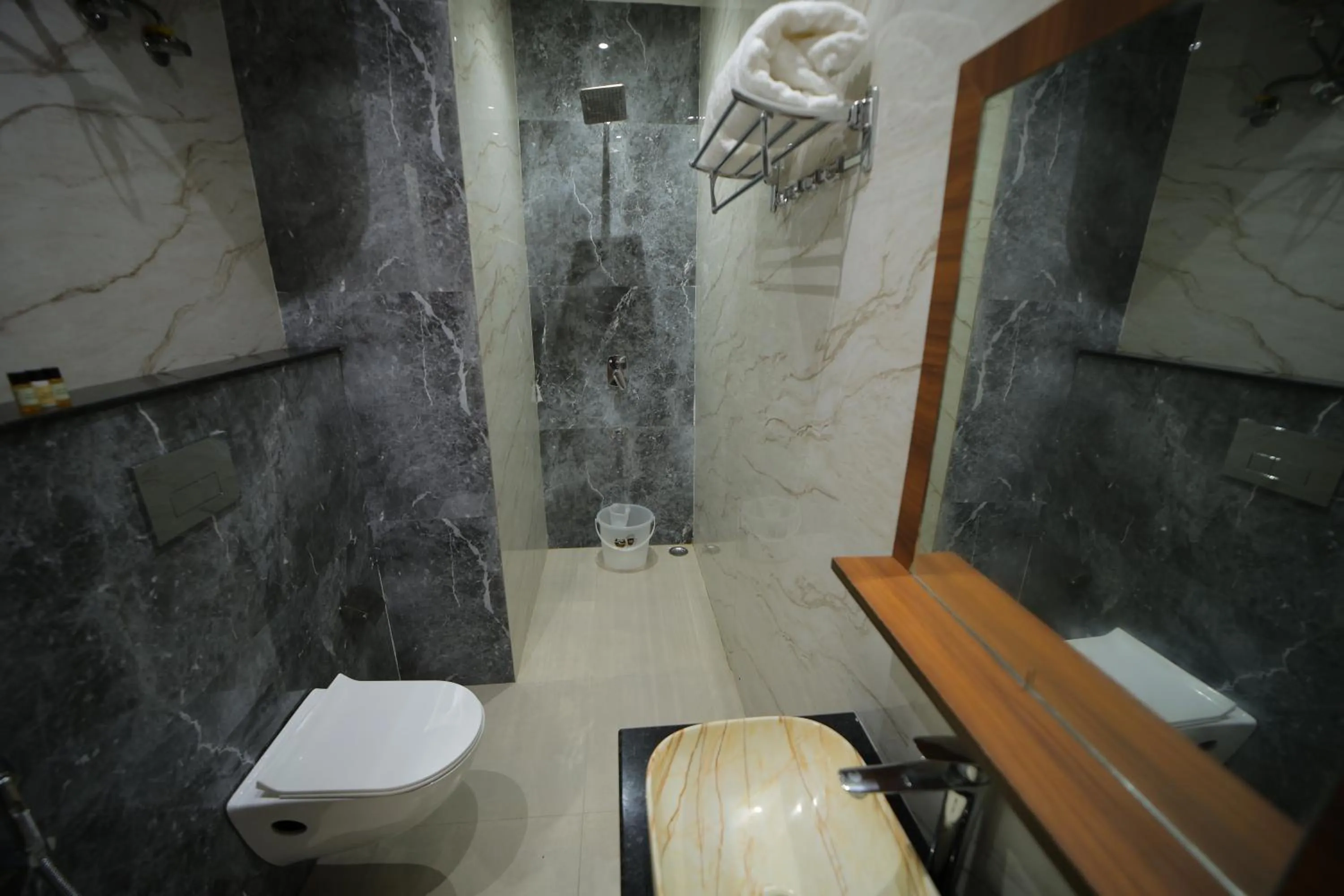 Bathroom in Hotel Dev Vilas , Agra