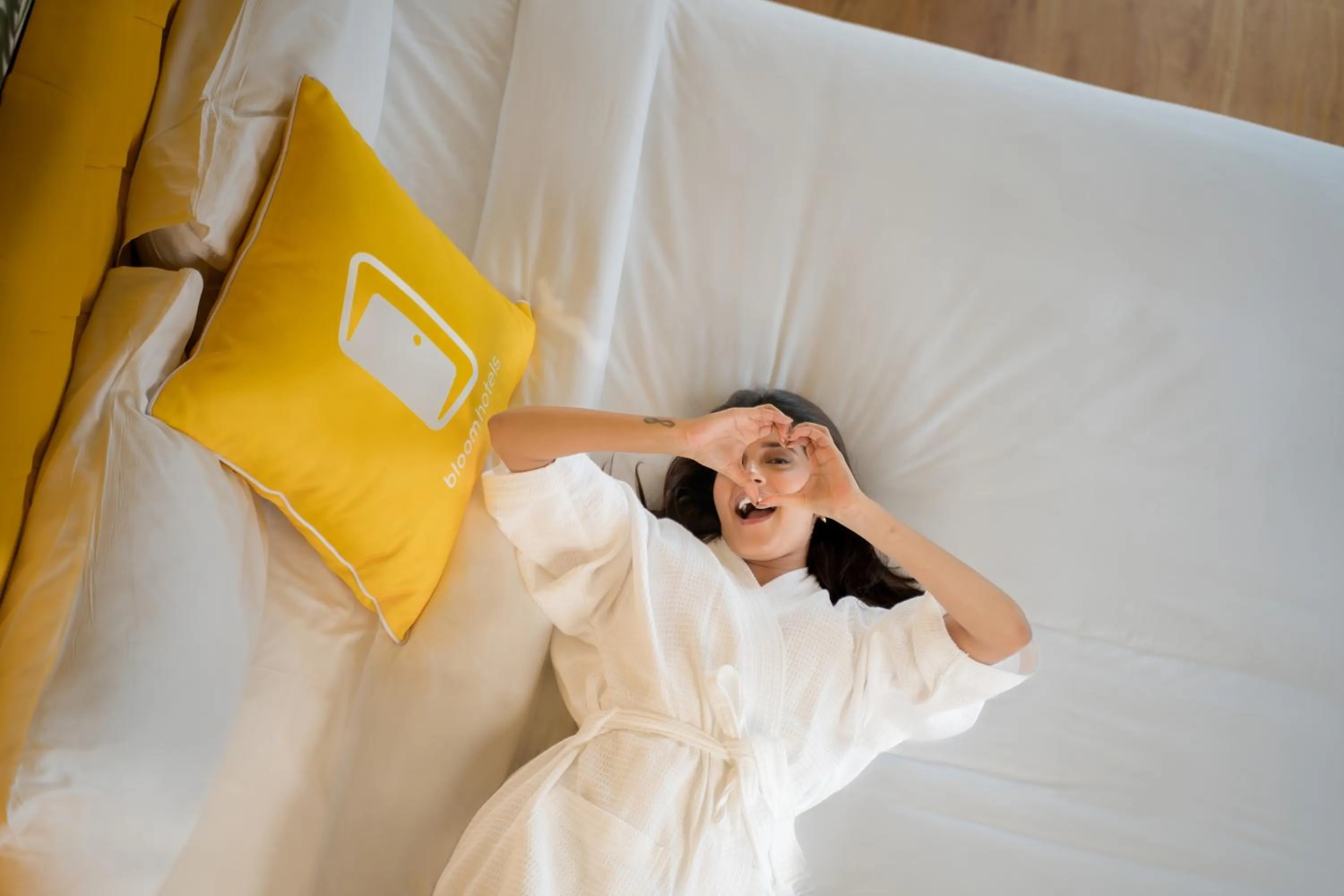 room service, Bed in Bloom Hotel - Khandala