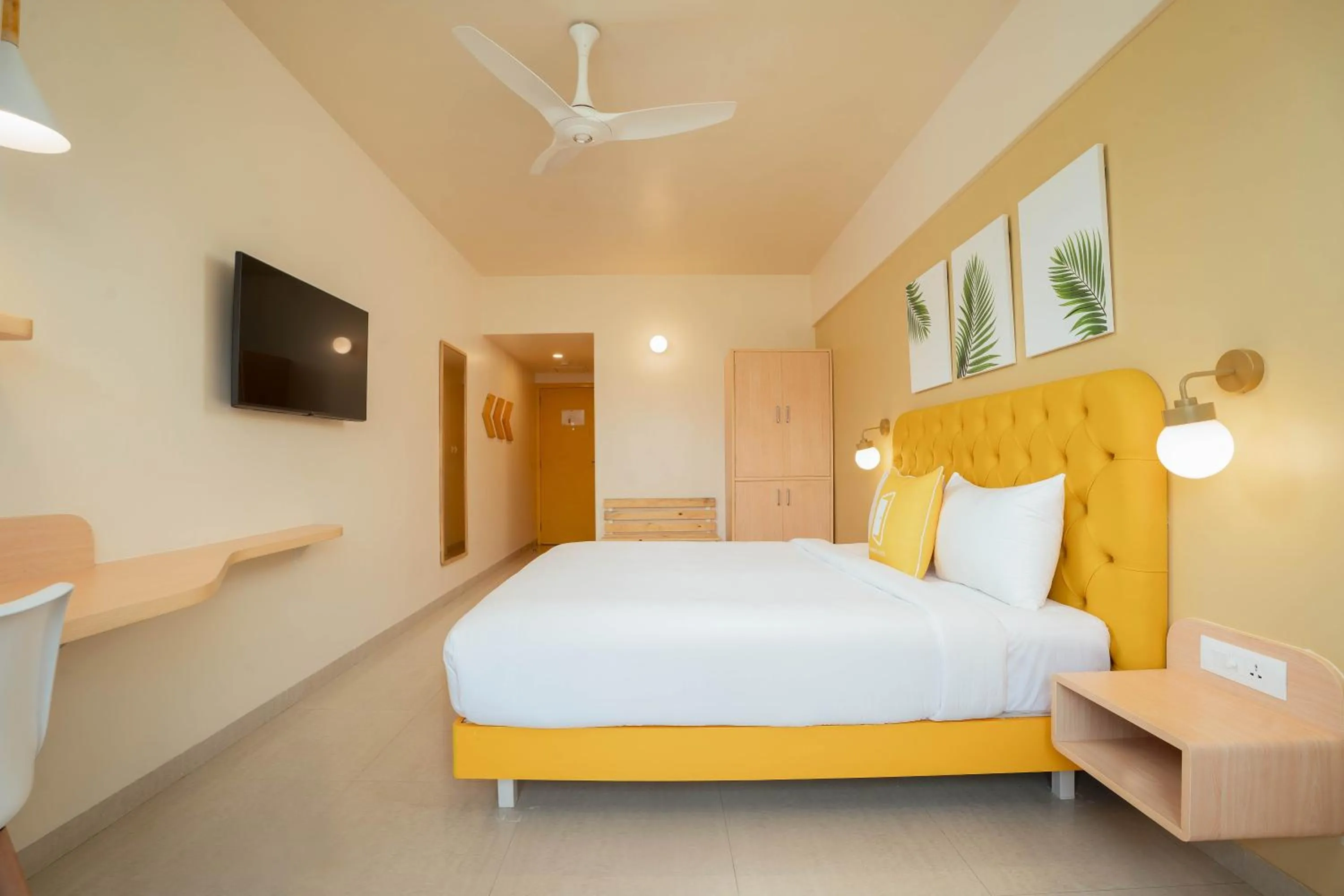 Bedroom, Bed in Bloom Hotel - Khandala