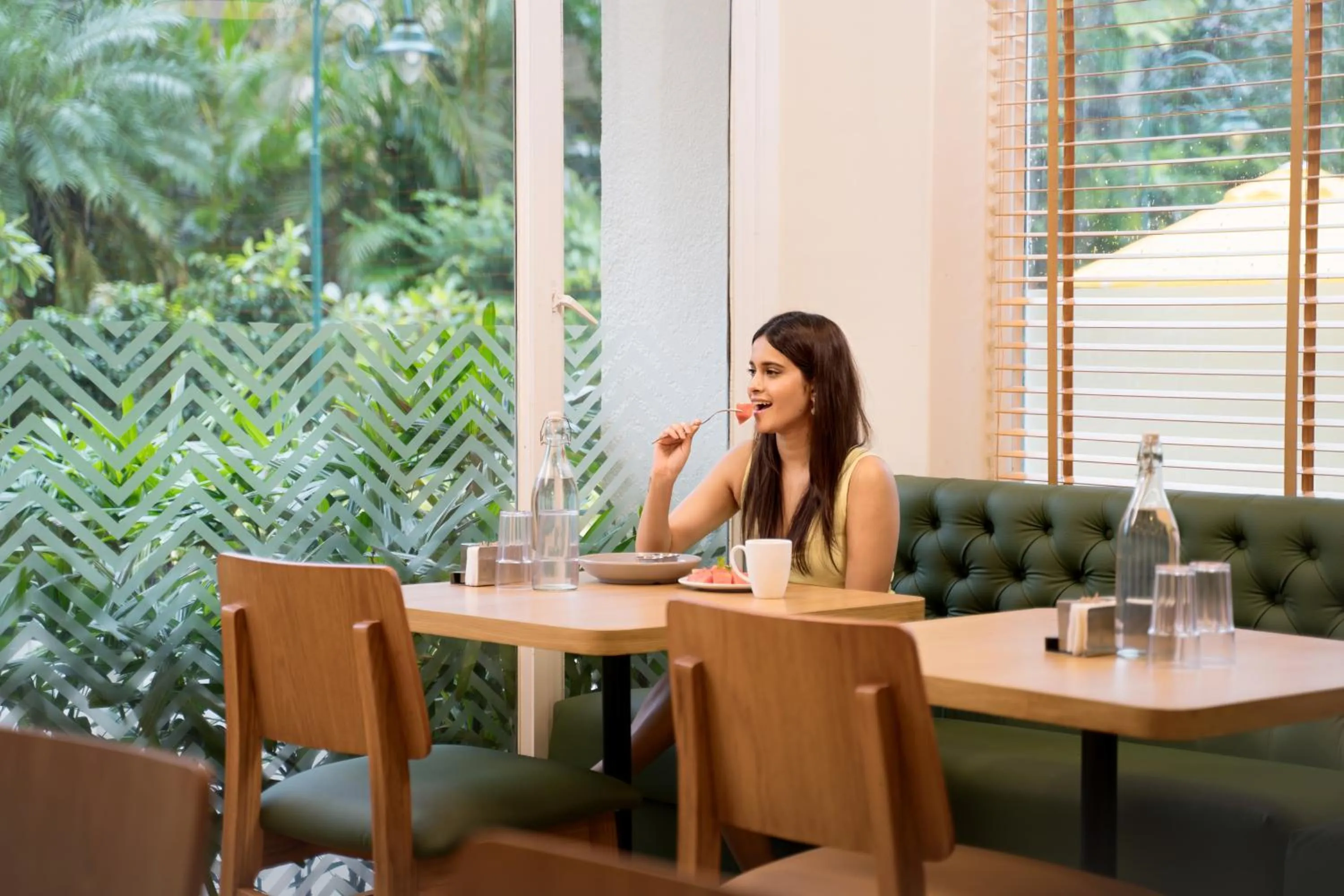 Breakfast in Bloom Hotel - Khandala