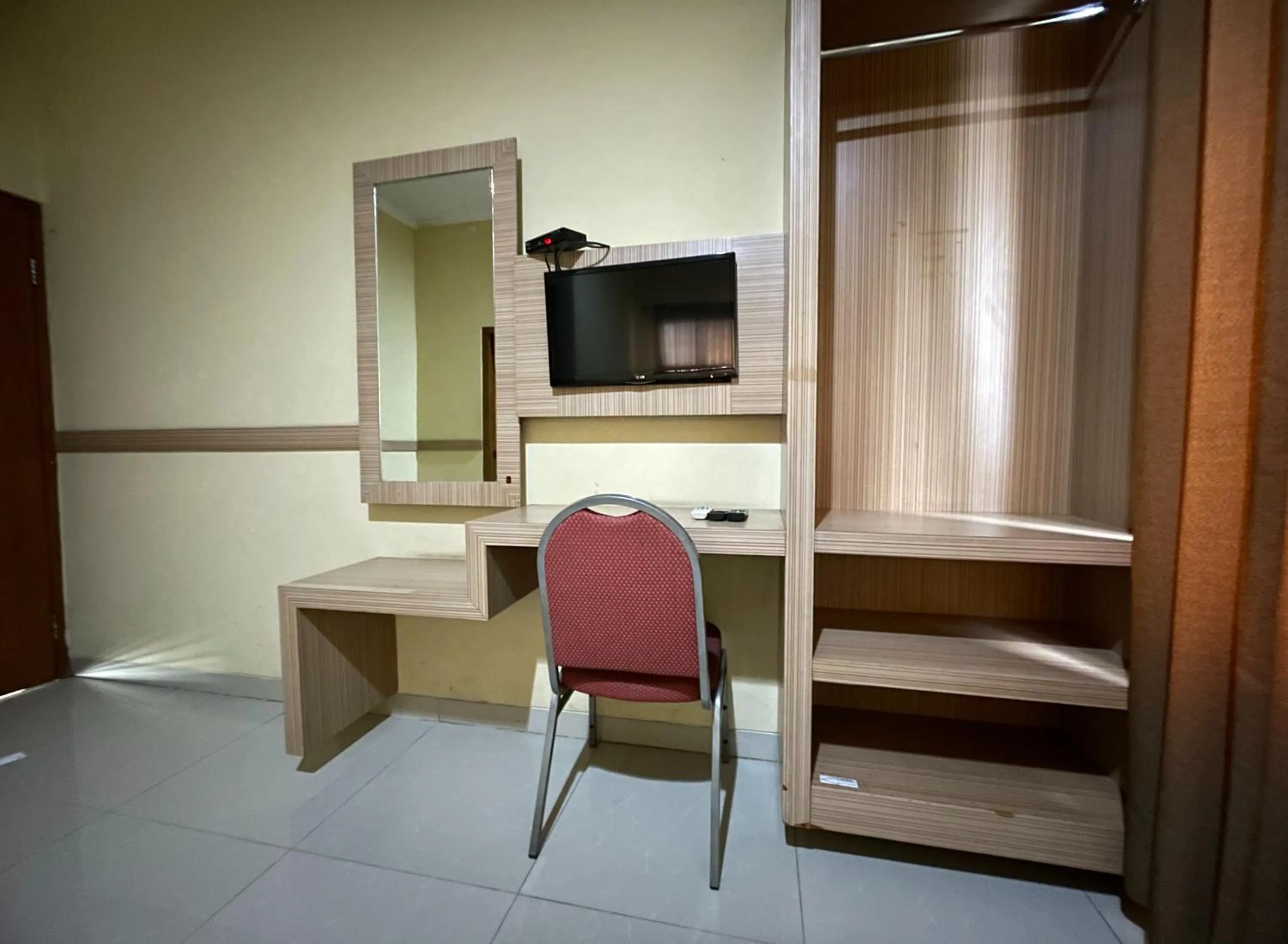 TV and multimedia in Hotel Cemara Hijau