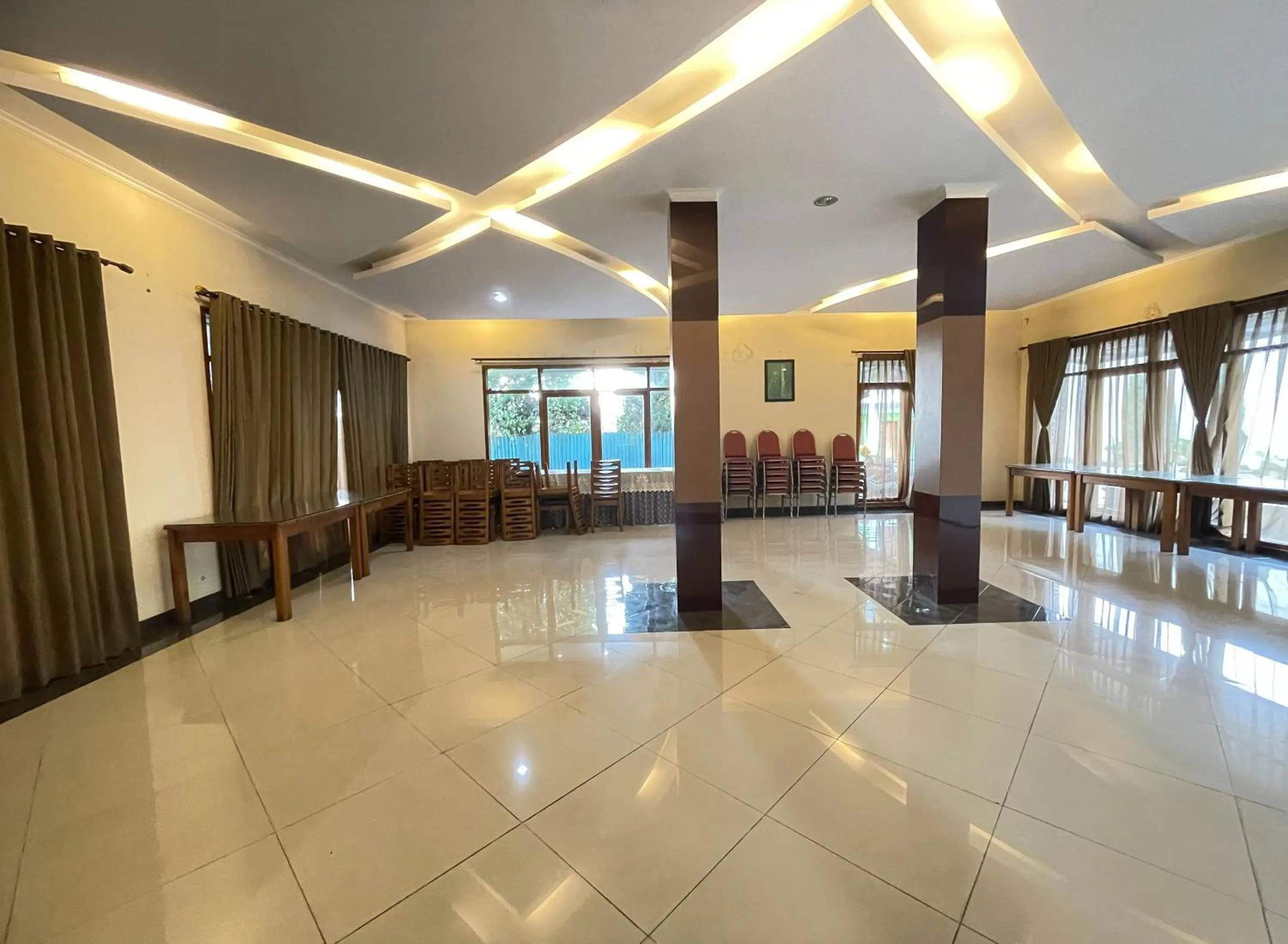 Restaurant/places to eat in Hotel Cemara Hijau