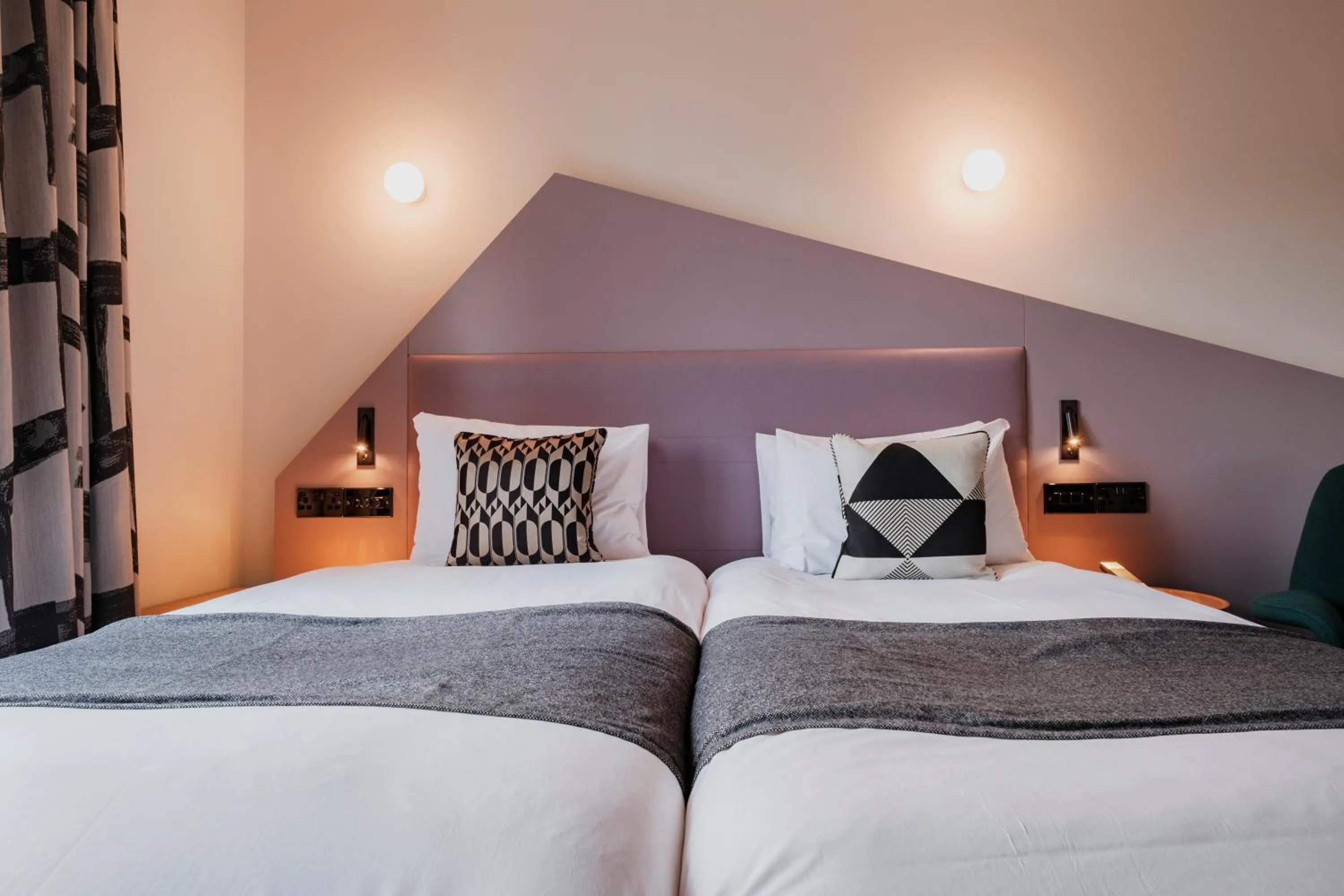 Bed in The Fox & Goose Hotel