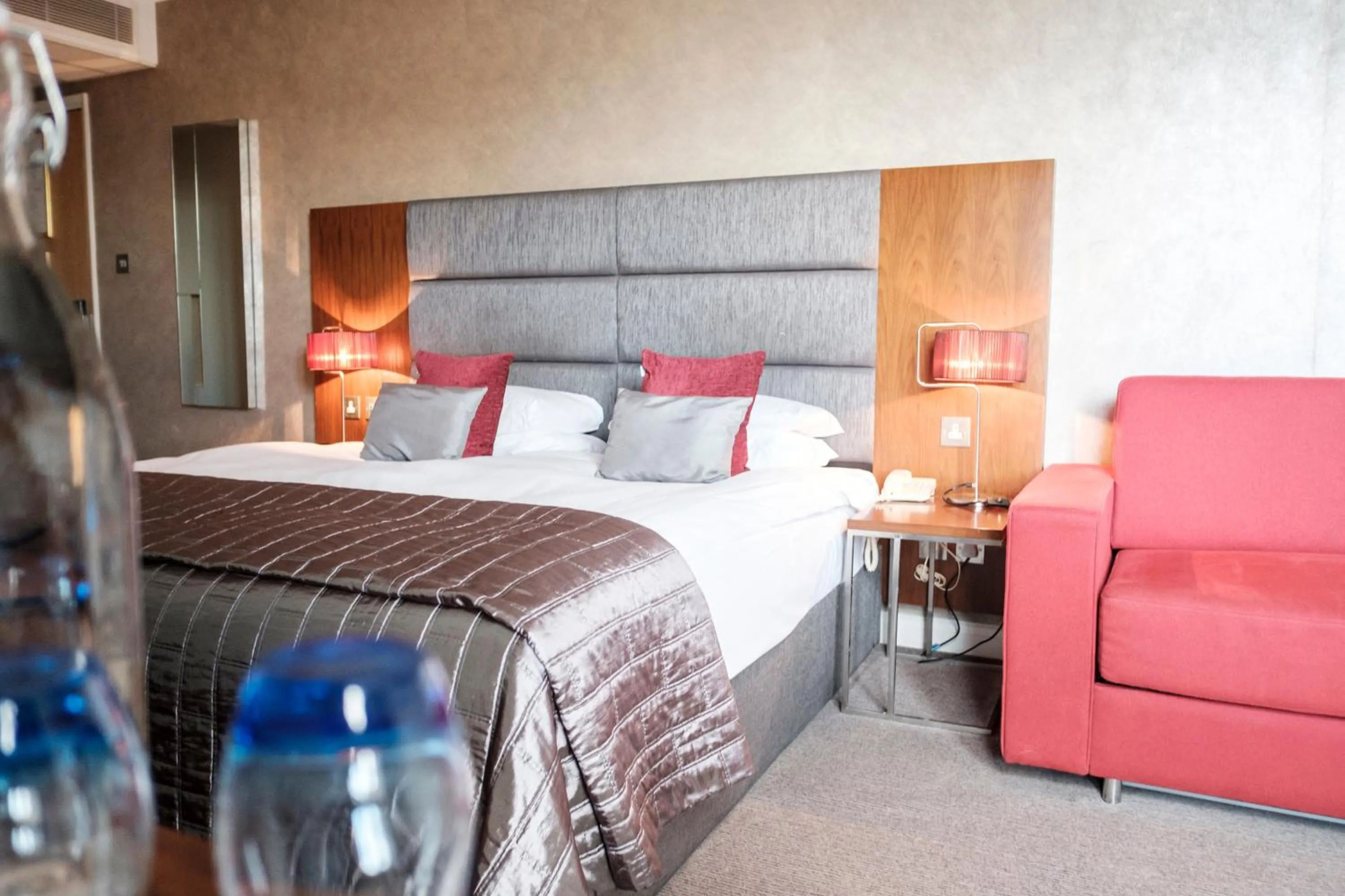 Photo of the whole room, Bed in The Fox & Goose Hotel