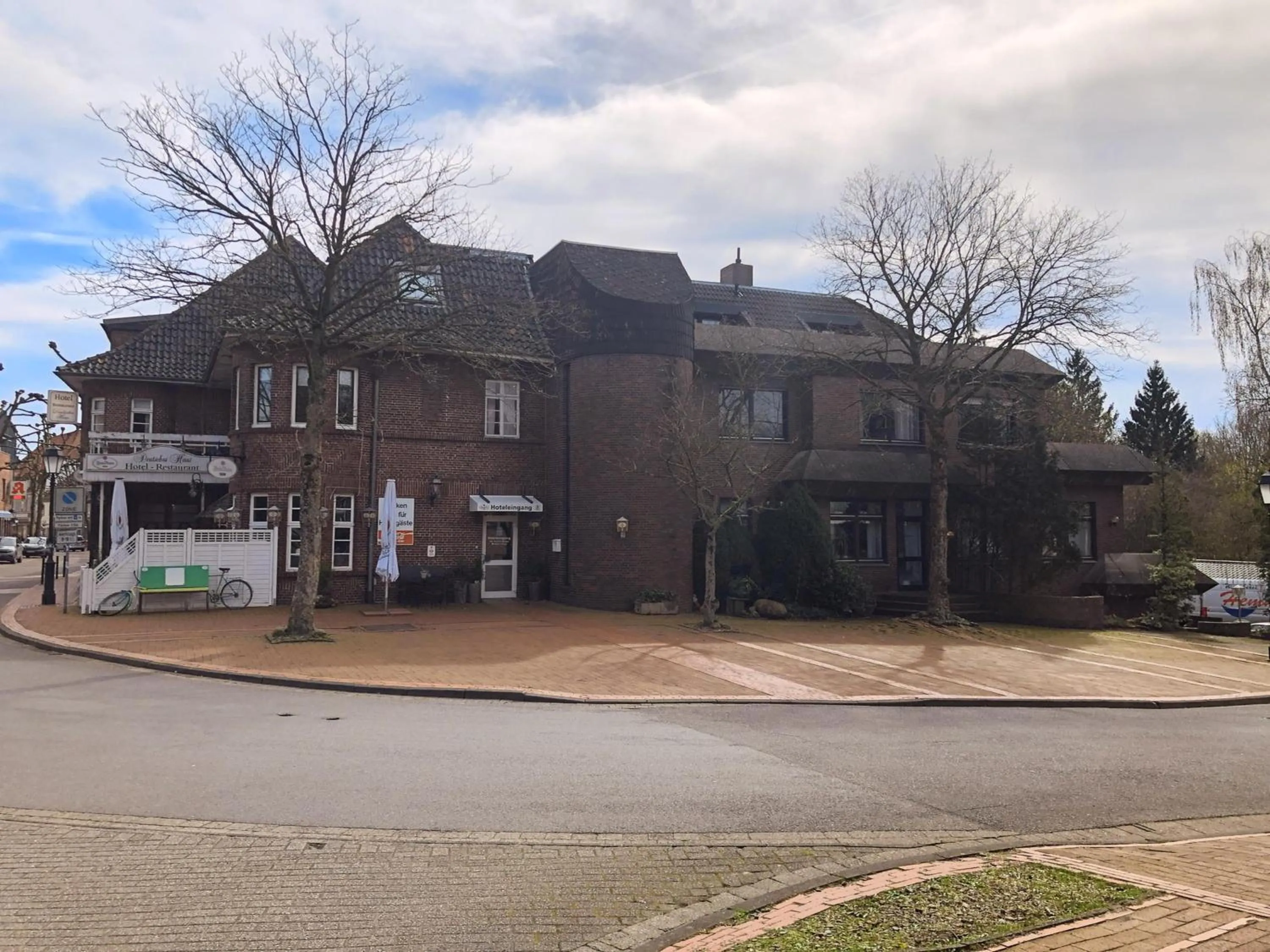 Property building in Hotel Deutsches Haus