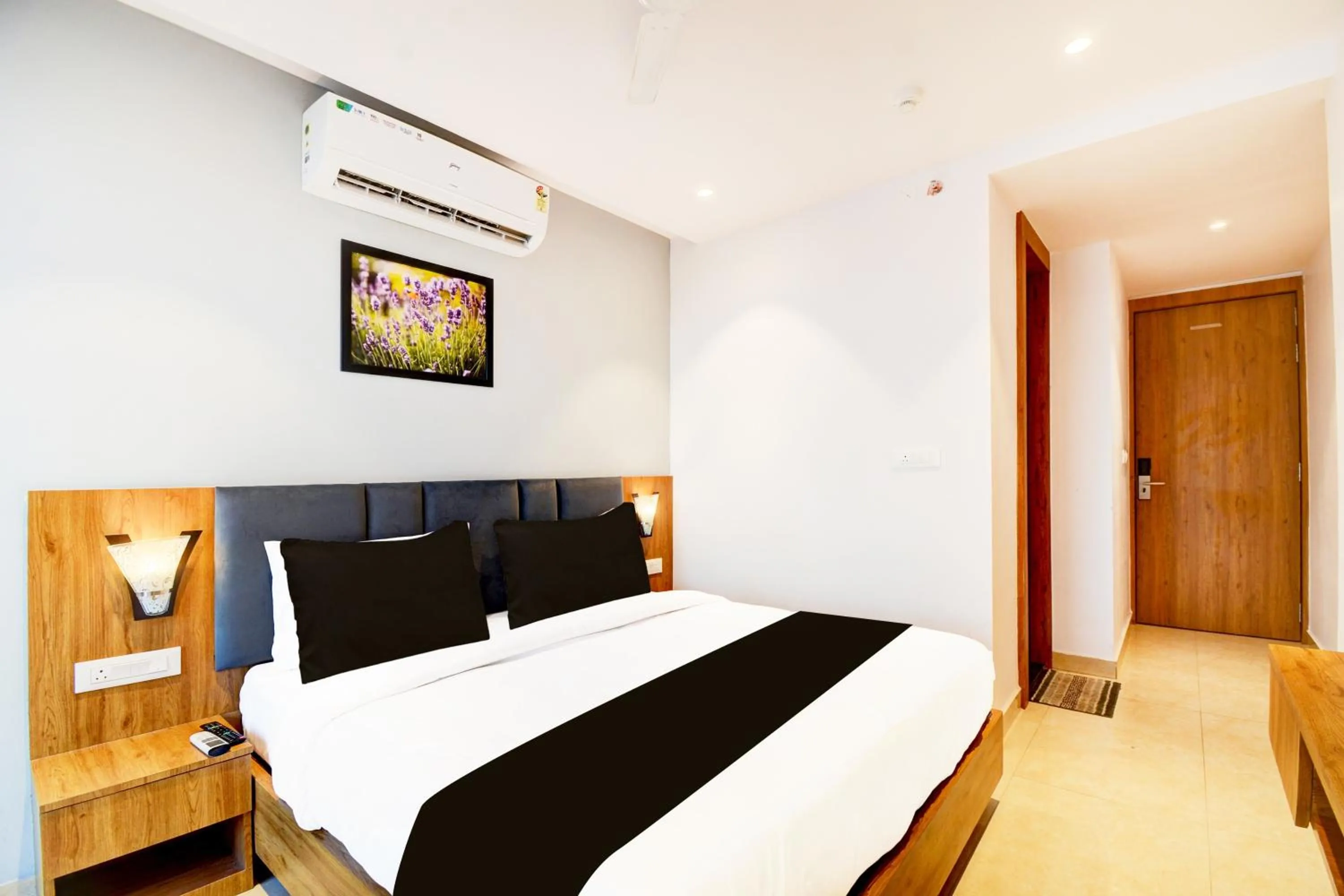 Bedroom, Bed in Townhouse Shobhagpura Formerly Fragrance Hotel