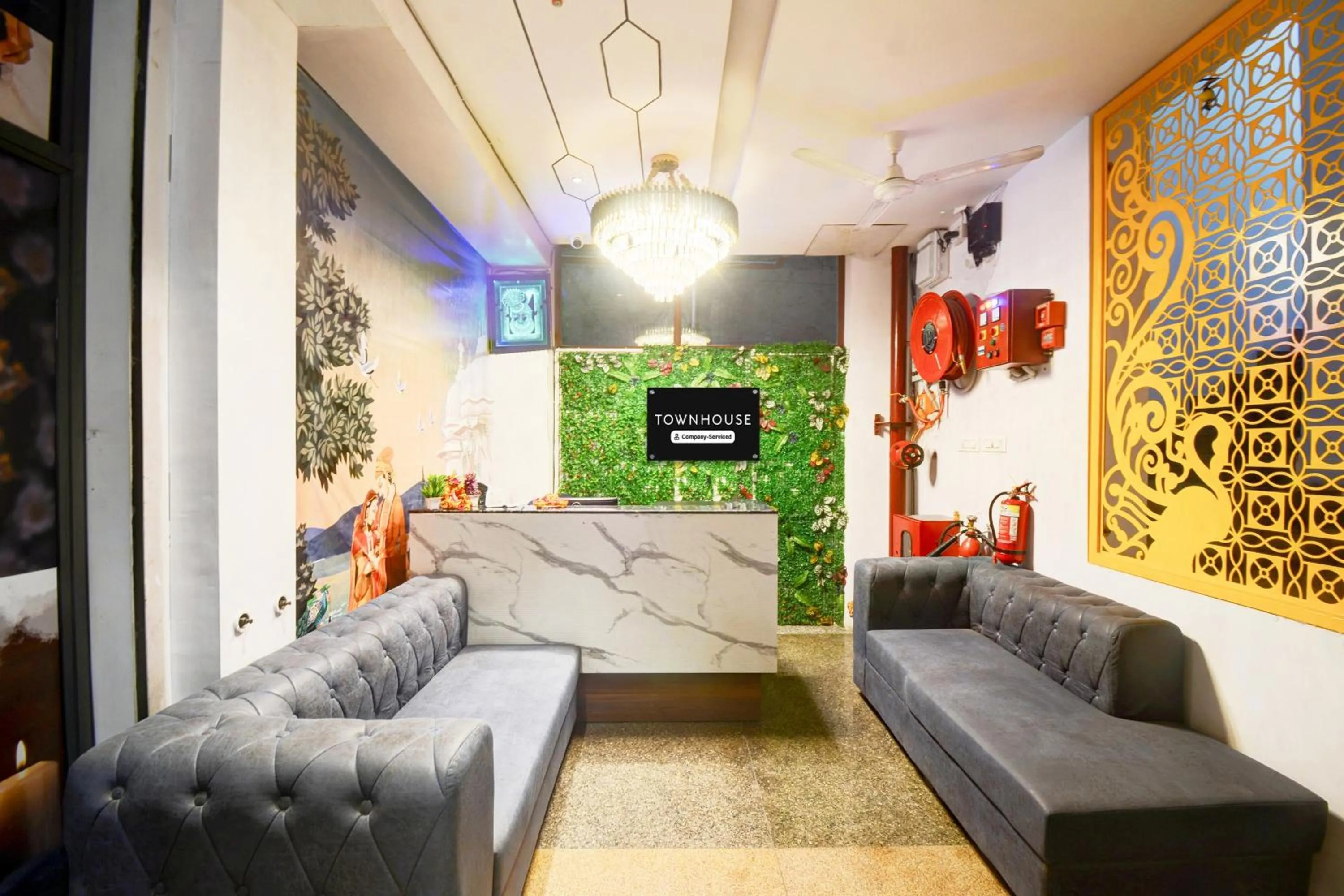 Lobby or reception in Townhouse Shobhagpura Formerly Fragrance Hotel