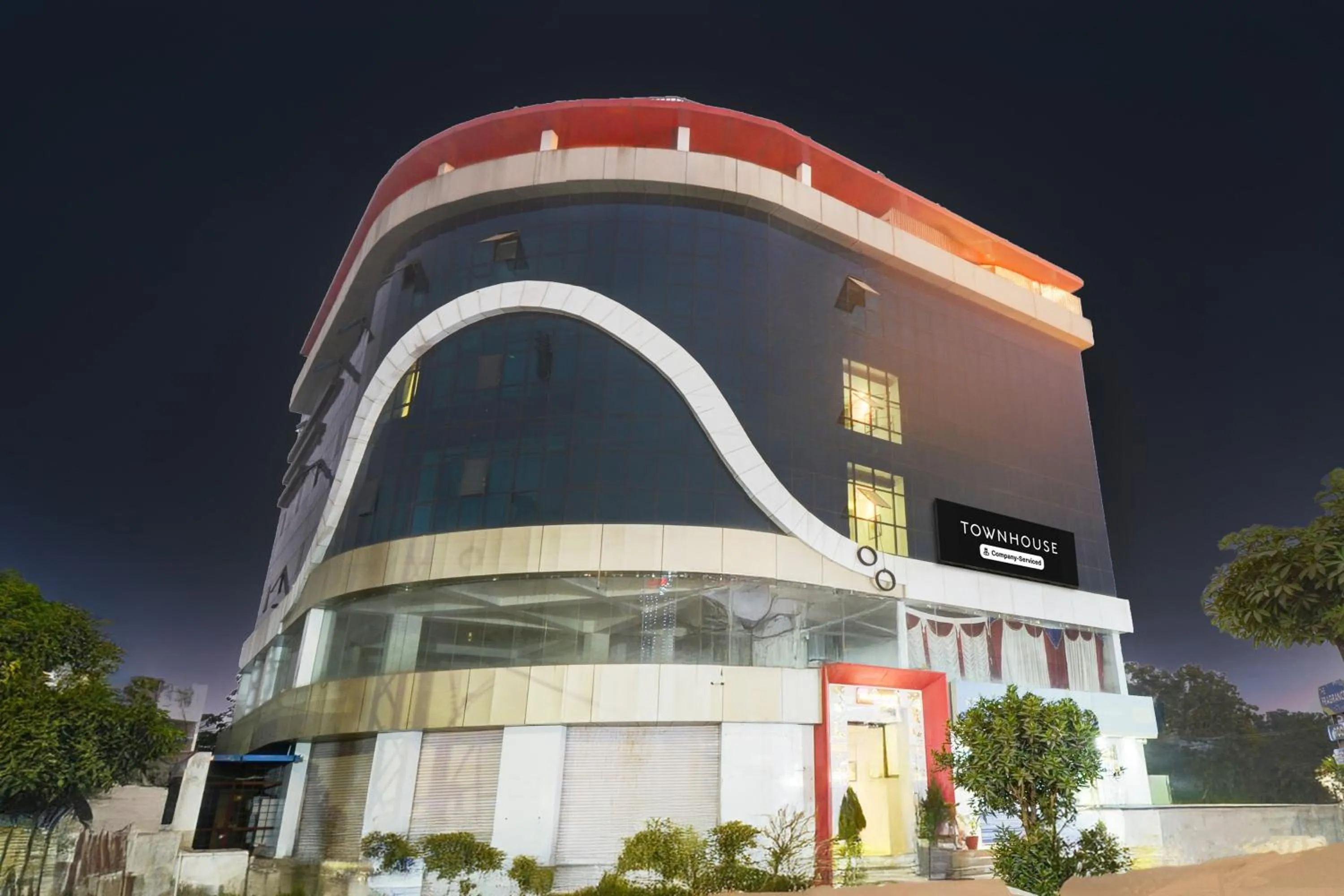 Facade/entrance in Townhouse Shobhagpura Formerly Fragrance Hotel