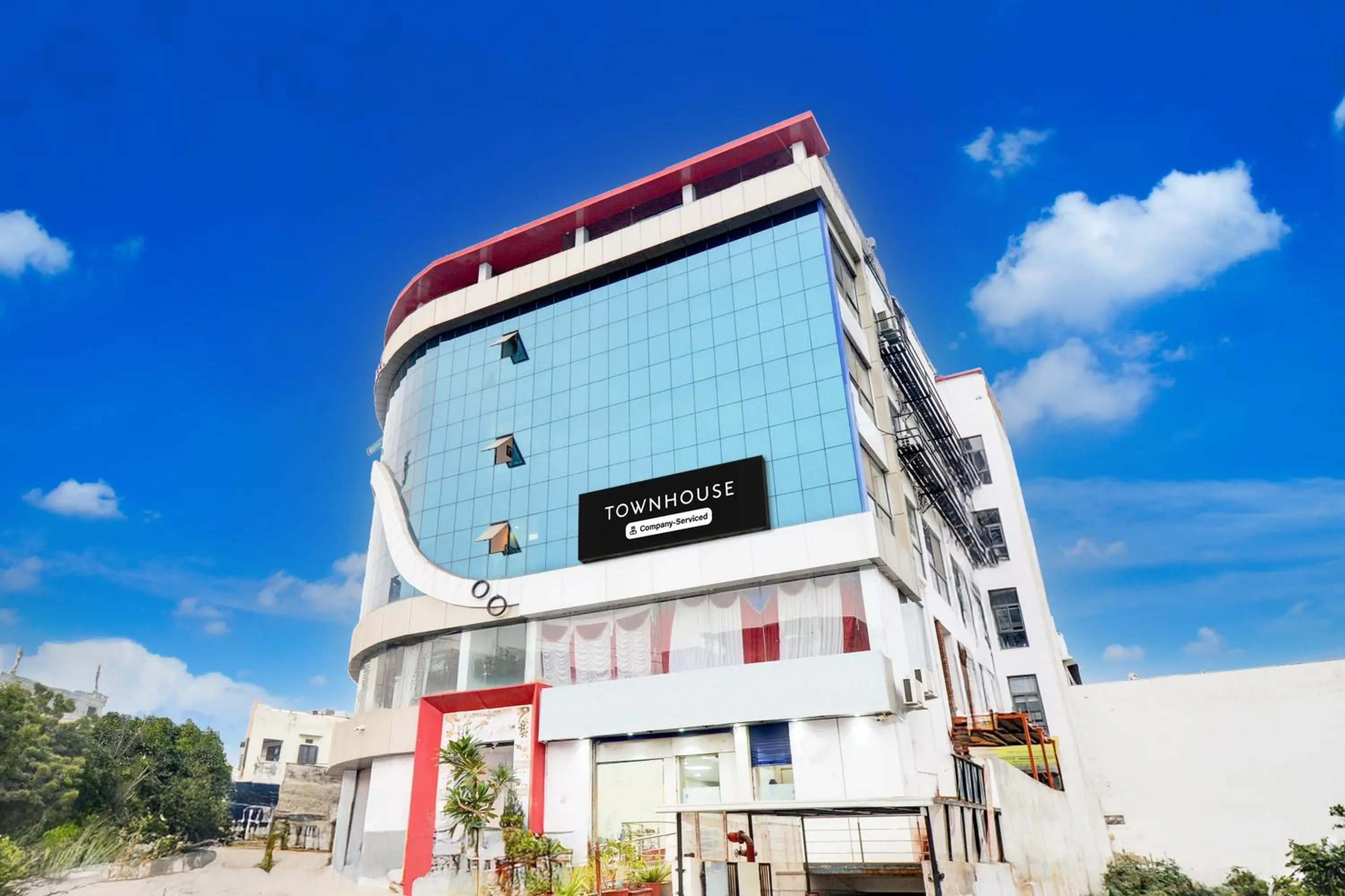 Facade/entrance in Townhouse Shobhagpura Formerly Fragrance Hotel