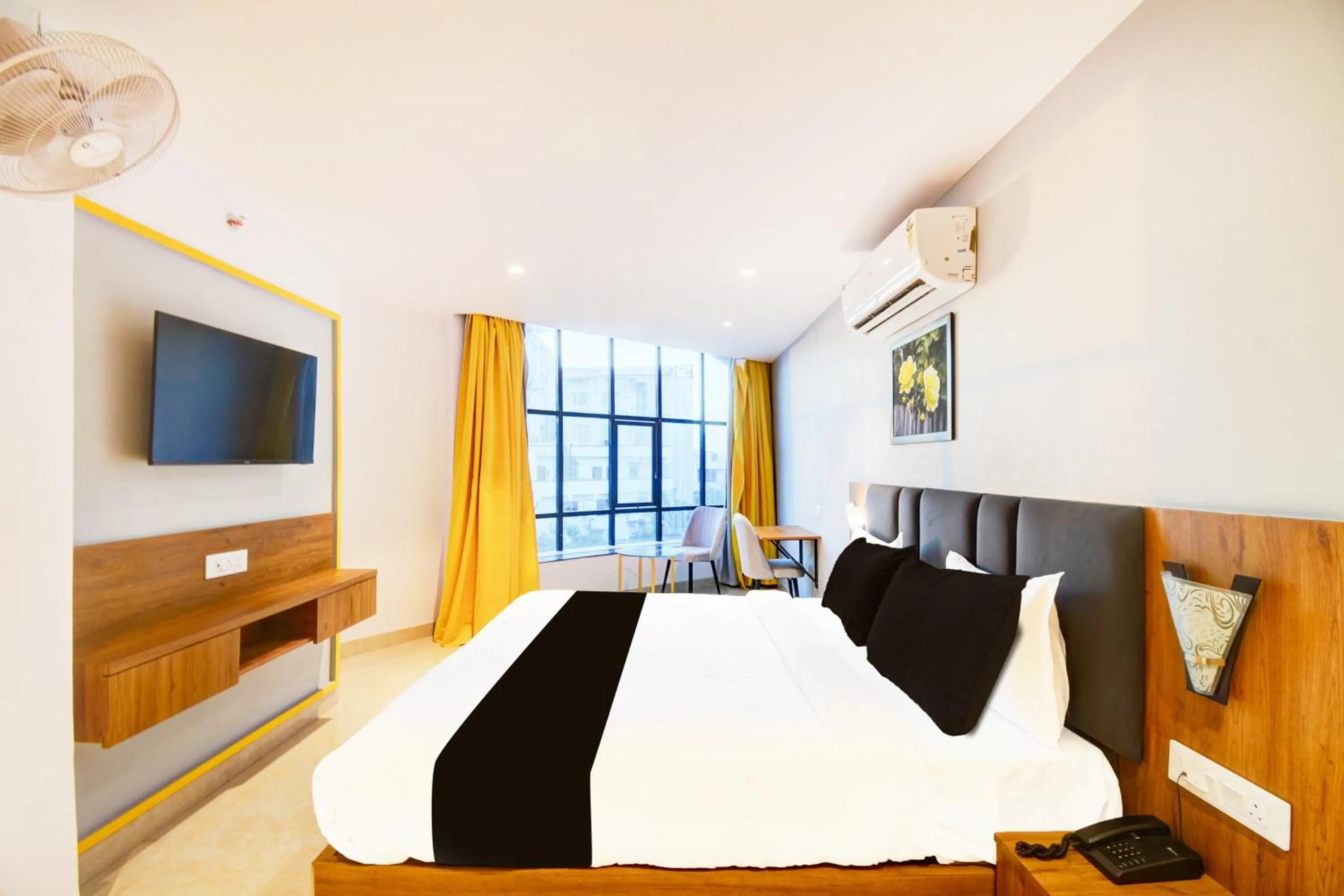 Bedroom, Bed in Townhouse Shobhagpura Formerly Fragrance Hotel