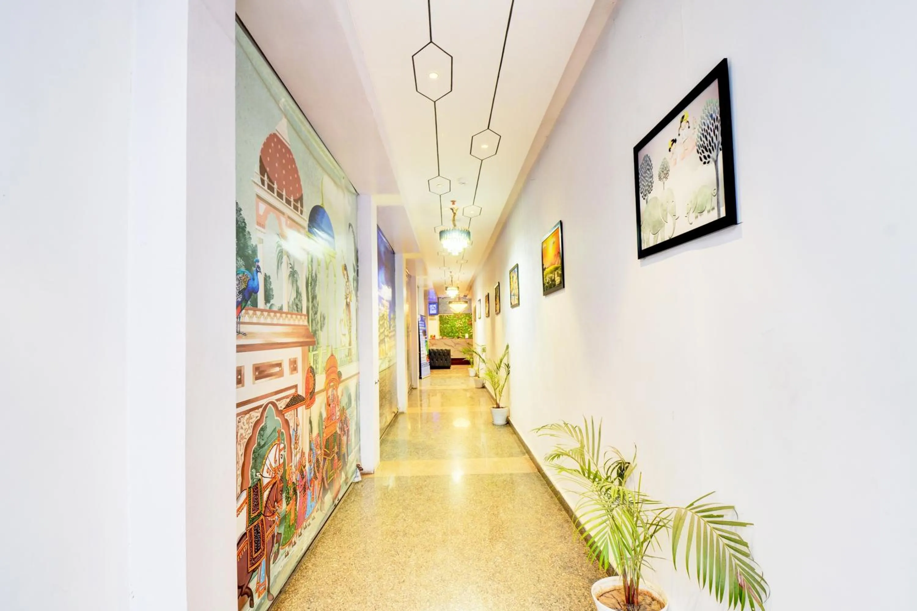 Lobby or reception in Townhouse Shobhagpura Formerly Fragrance Hotel