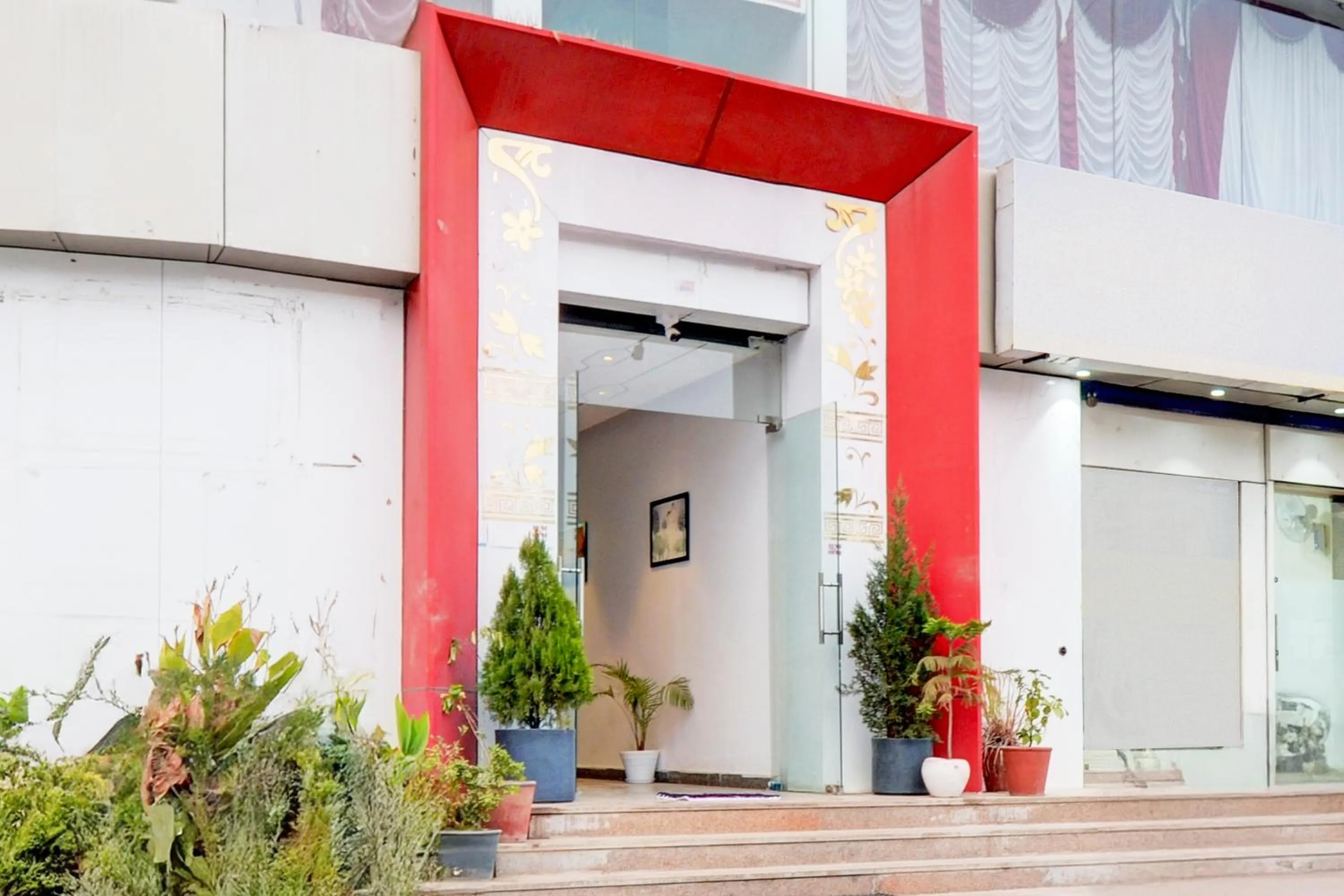 Facade/entrance in Townhouse Shobhagpura Formerly Fragrance Hotel