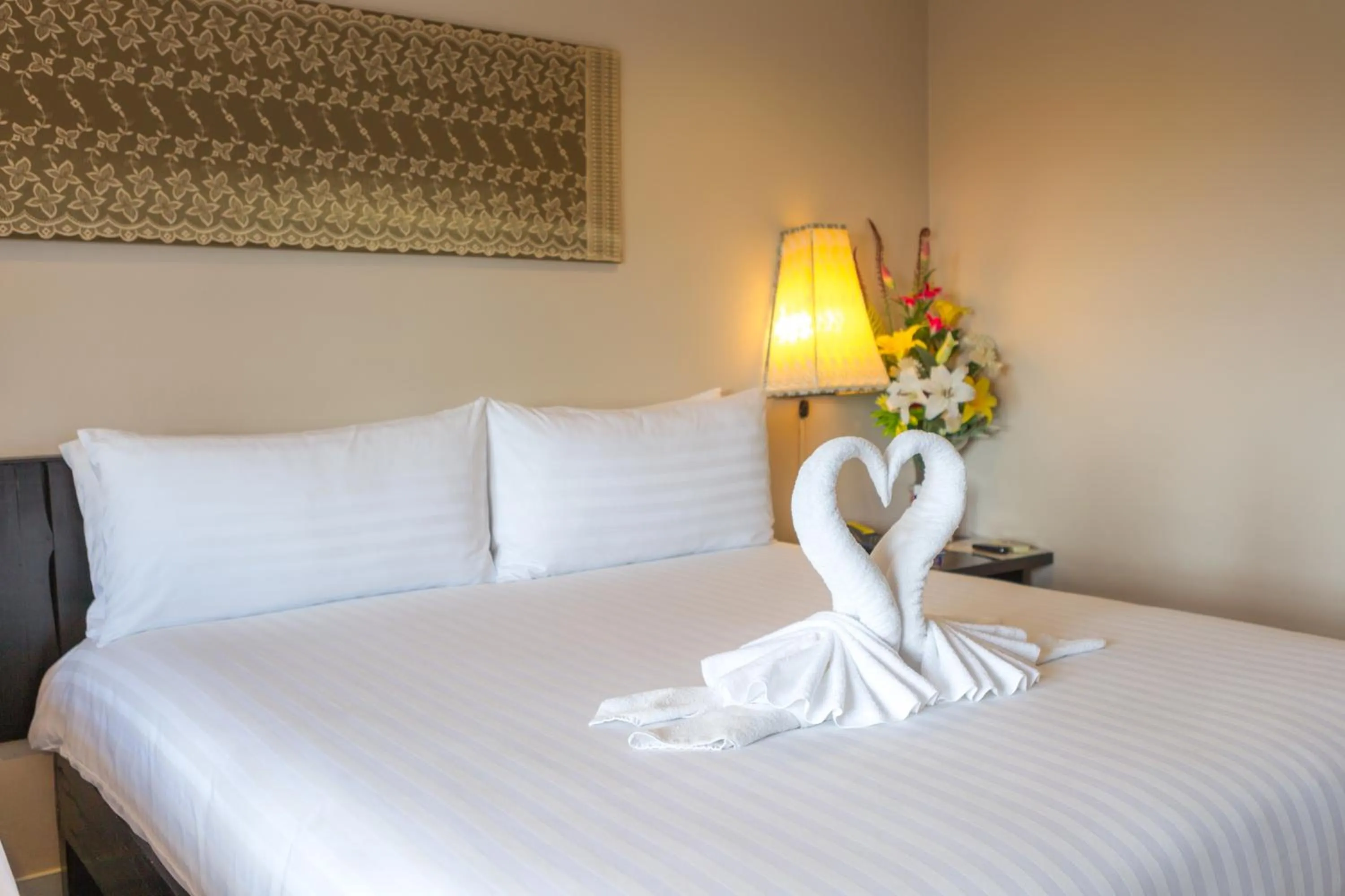 Photo of the whole room in Golden Tulip Essential Pattaya