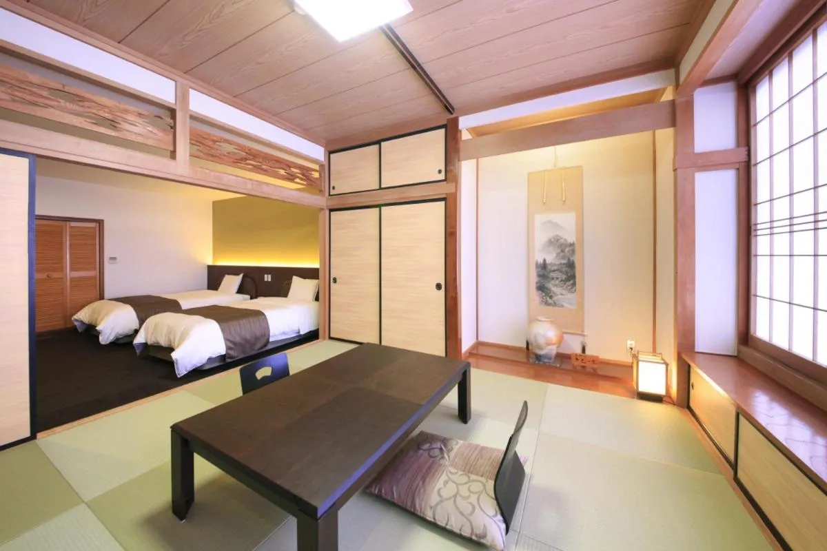 Bed in Nanpeidai Onsen Hotel