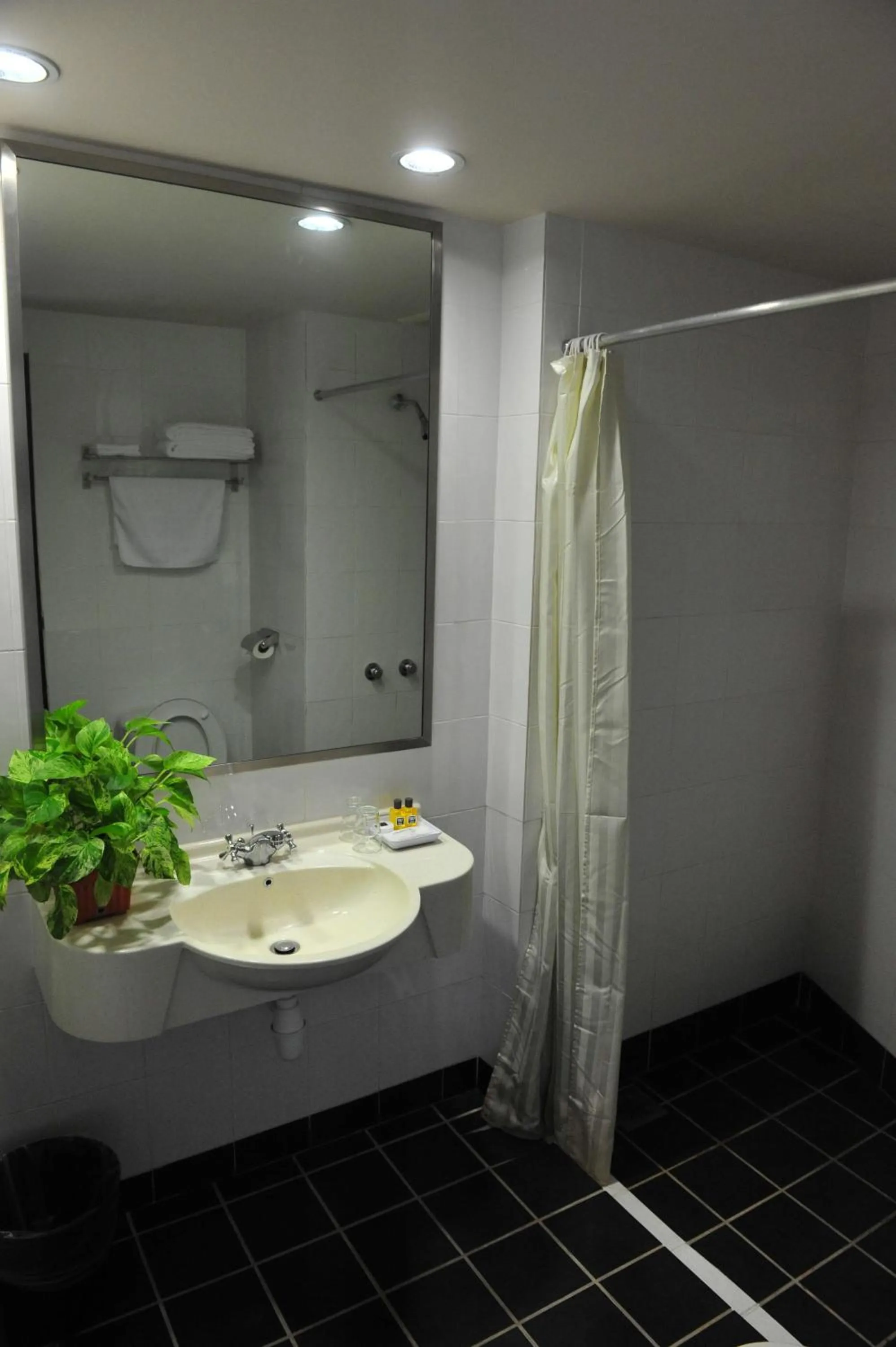 Bathroom in Hotel Summer View