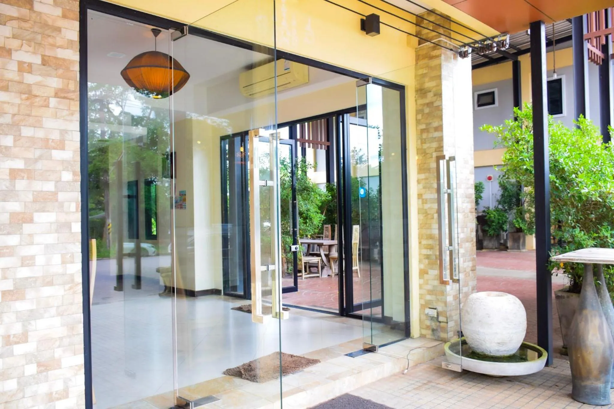 Property building in Chivapuri Trat