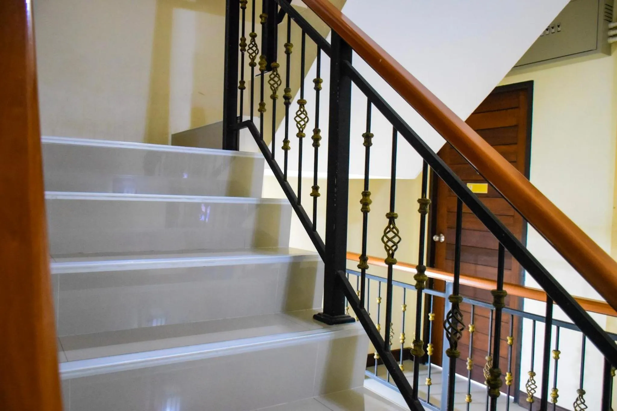 Property building in Chivapuri Trat