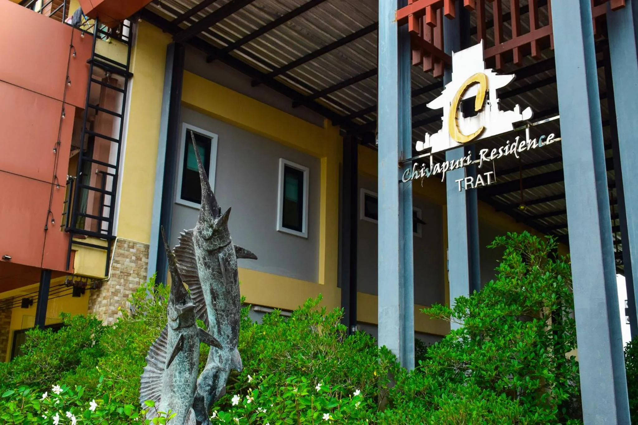 Property building in Chivapuri Trat