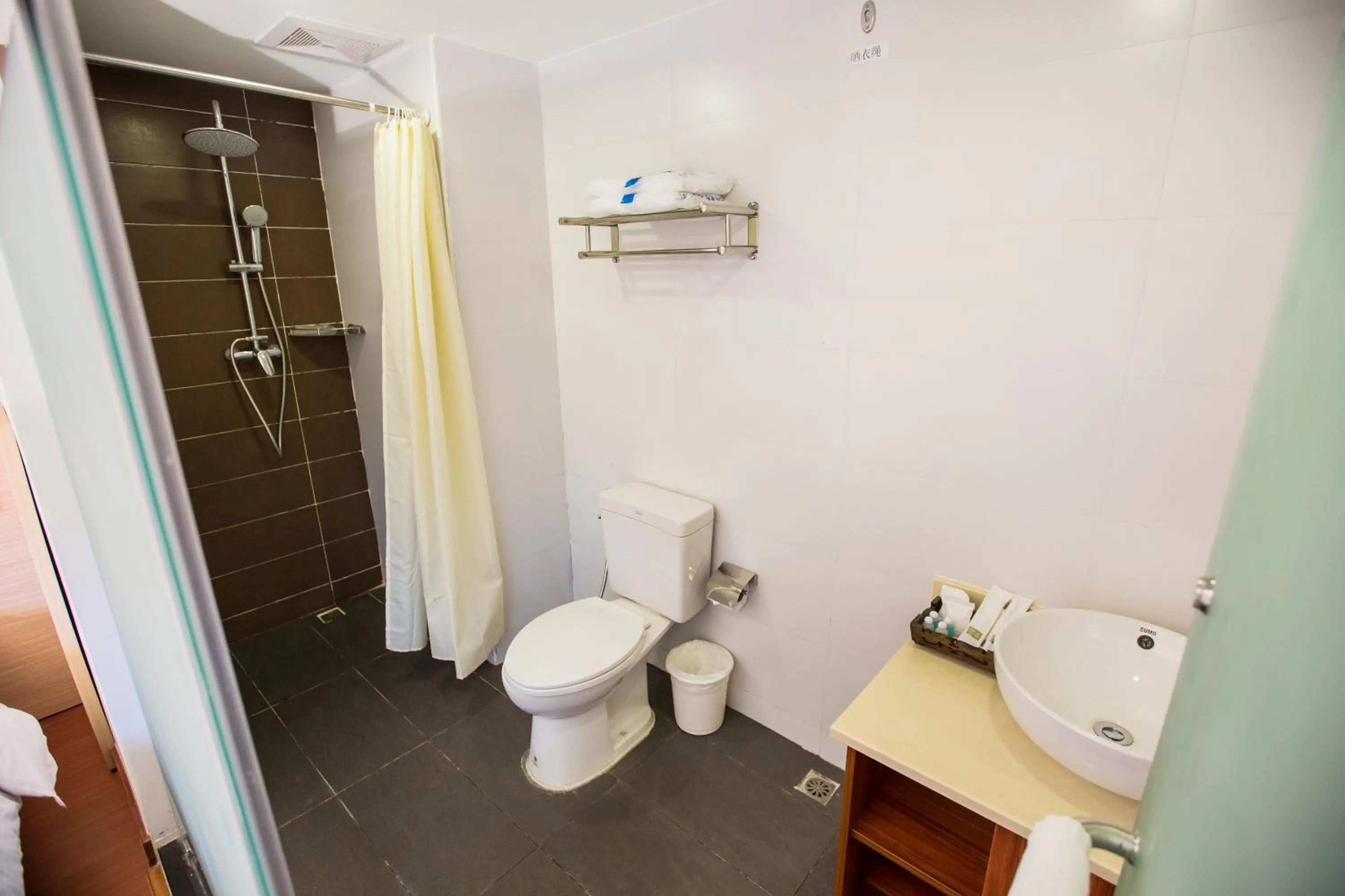 Photo of the whole room in Chiang Roi 7 Days Inn