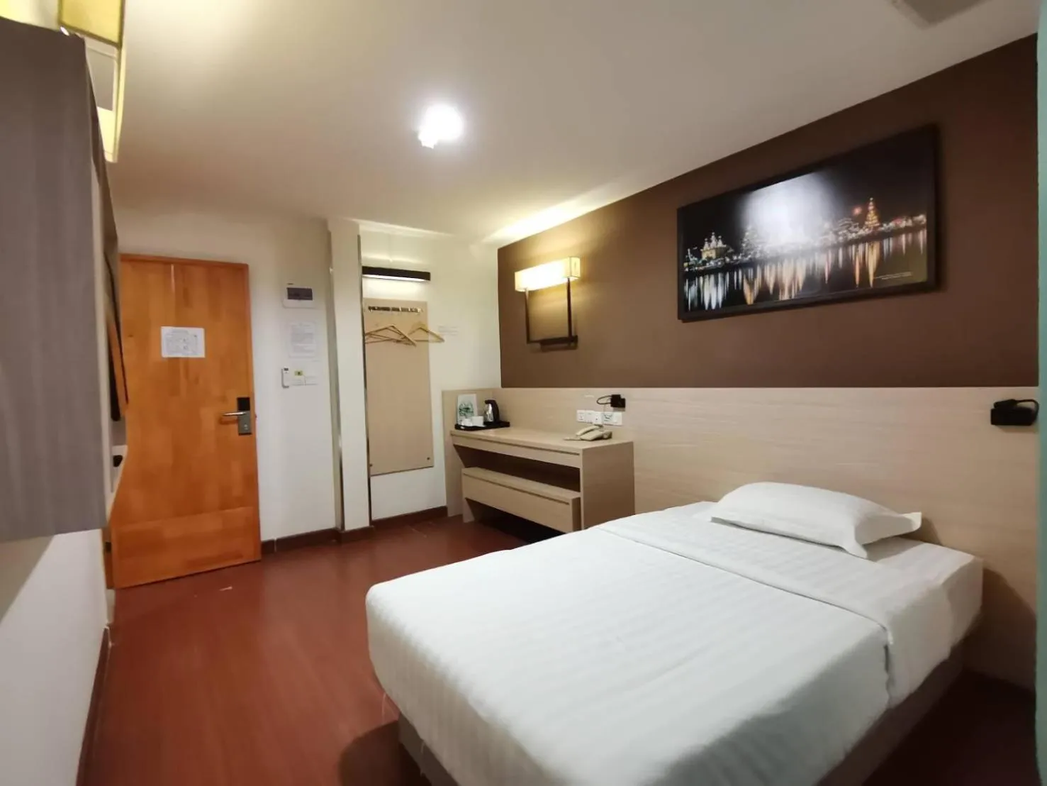 Bed in Chiang Roi 7 Days Inn