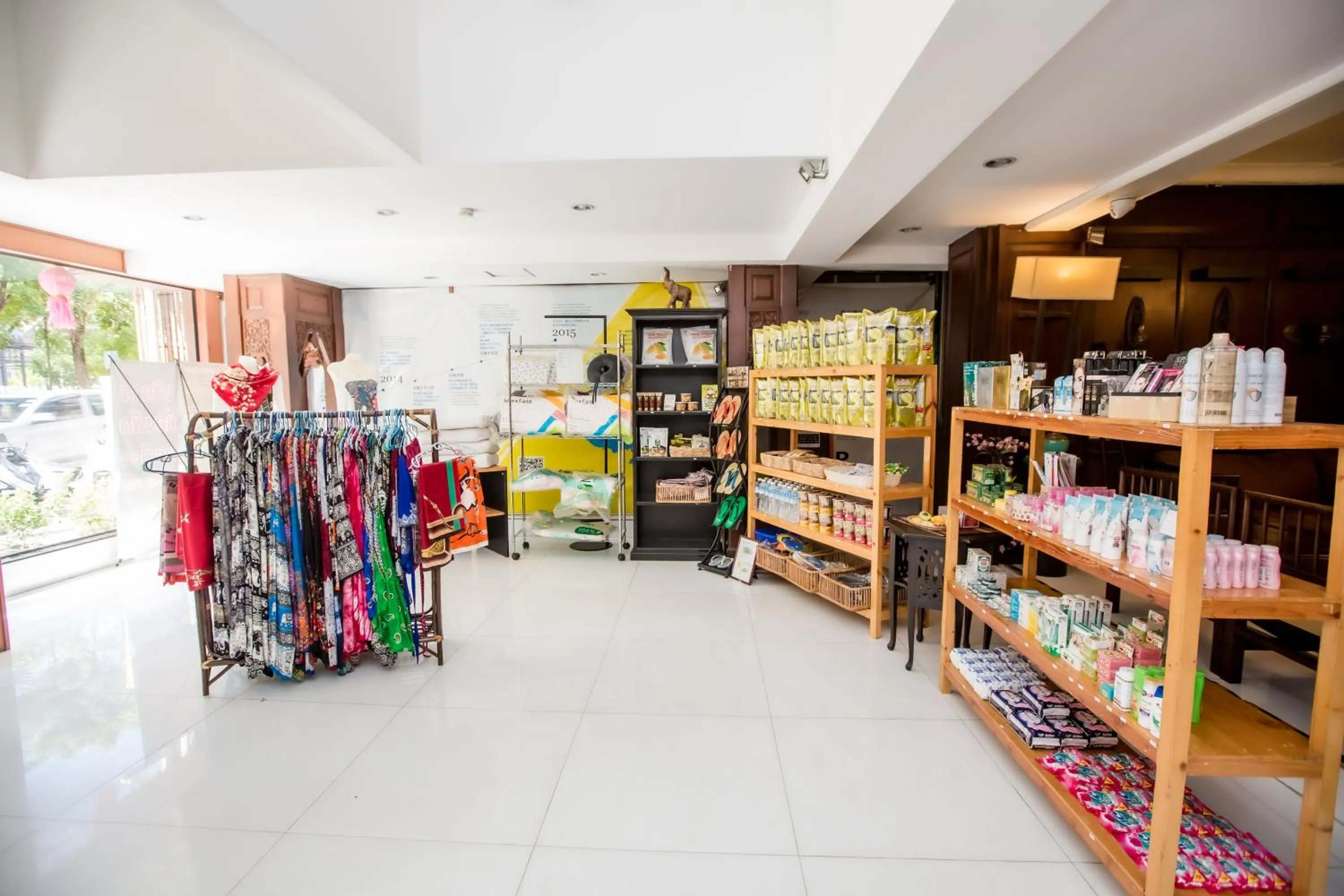 Shopping Area in Chiang Roi 7 Days Inn